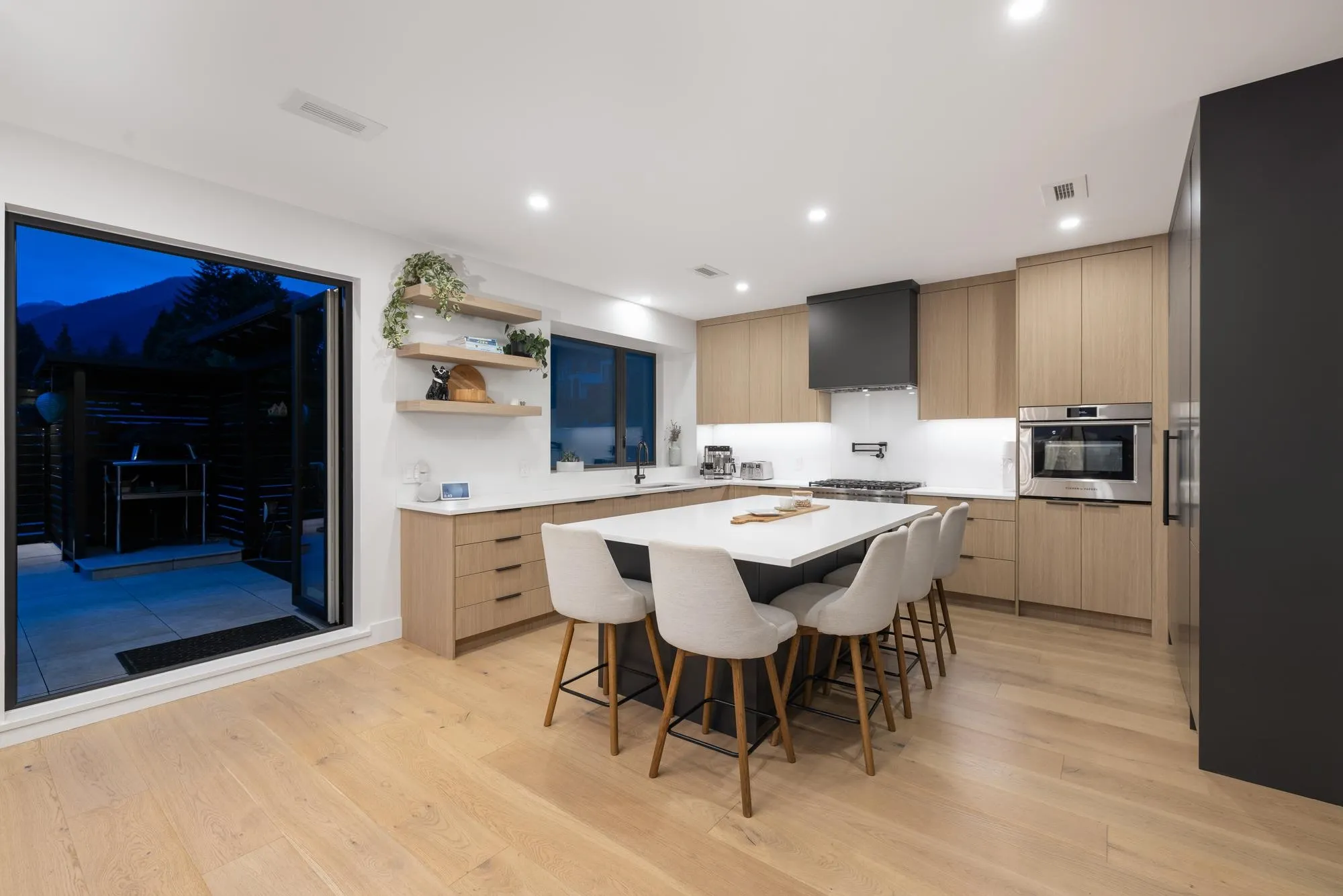 255 Sandringham Crescent