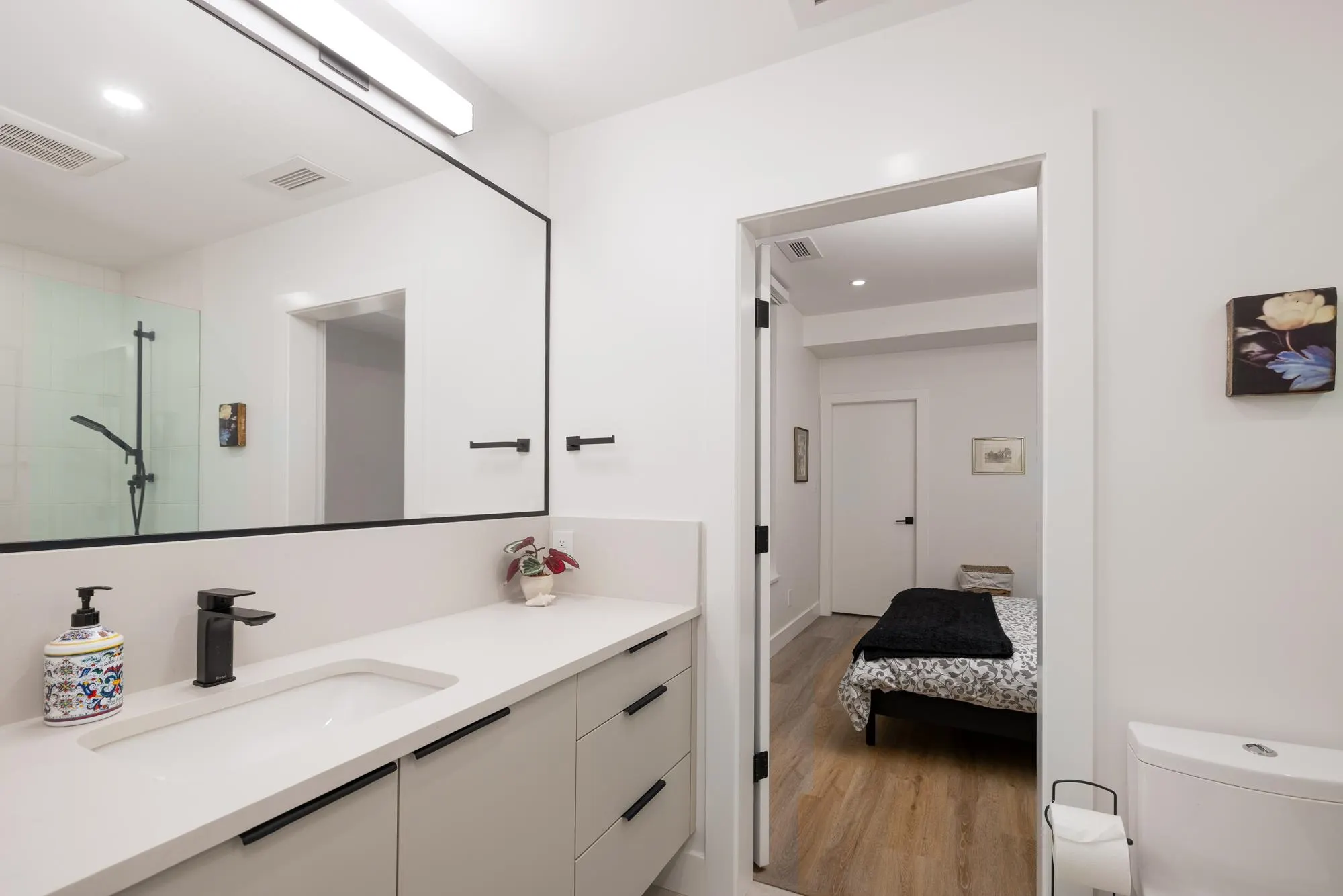 255 Sandringham Crescent