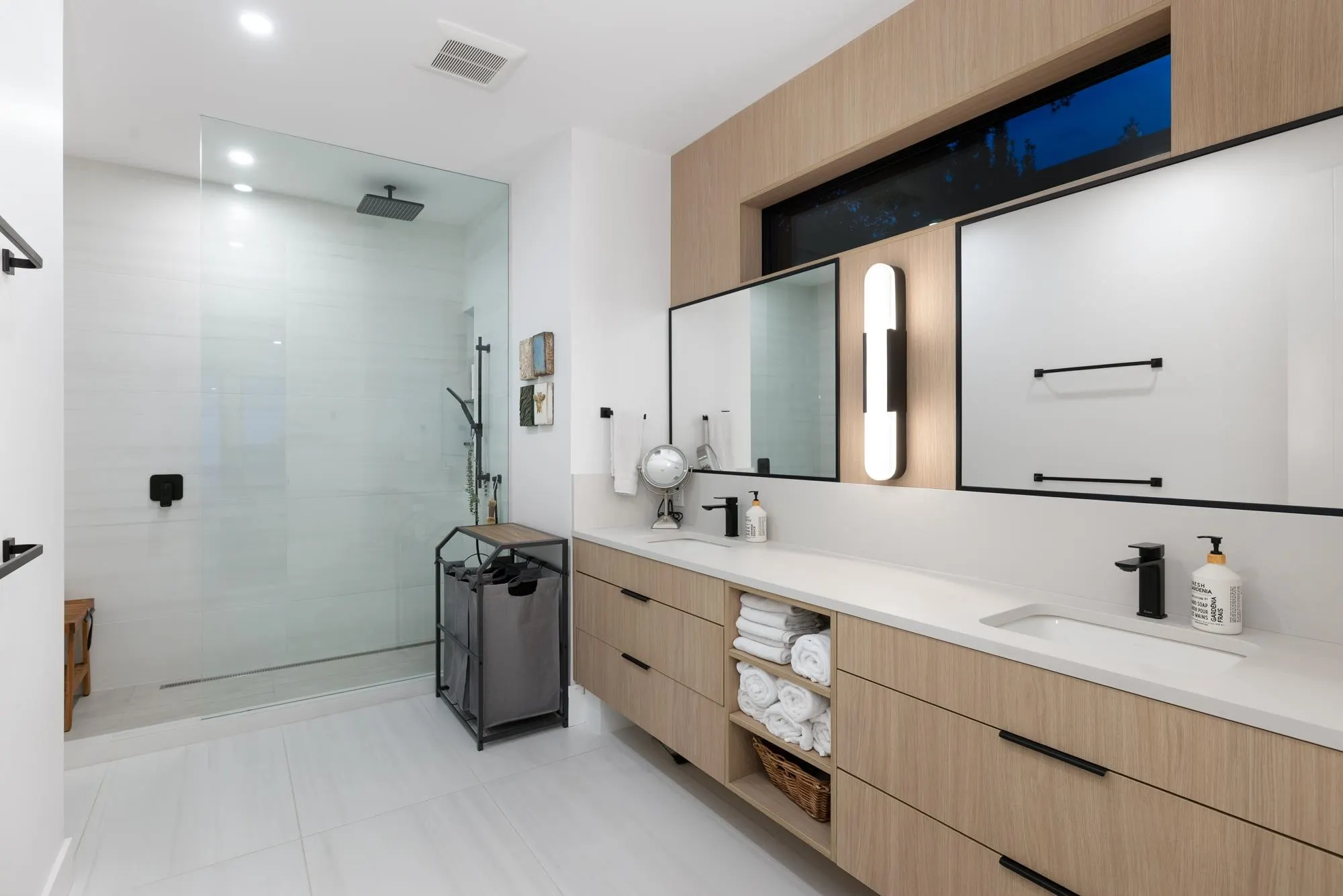 255 Sandringham Crescent