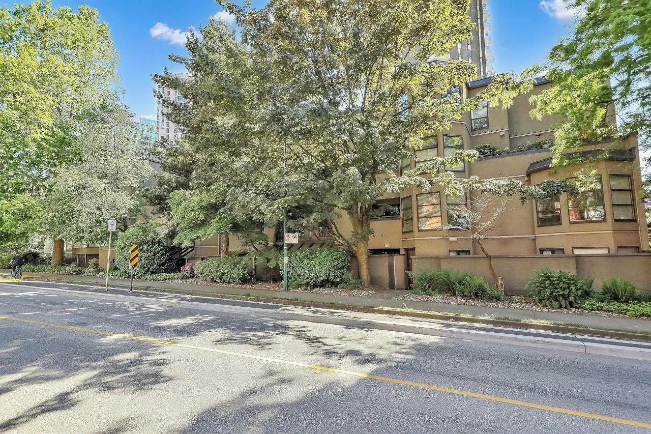 1106 Pacific Street #208