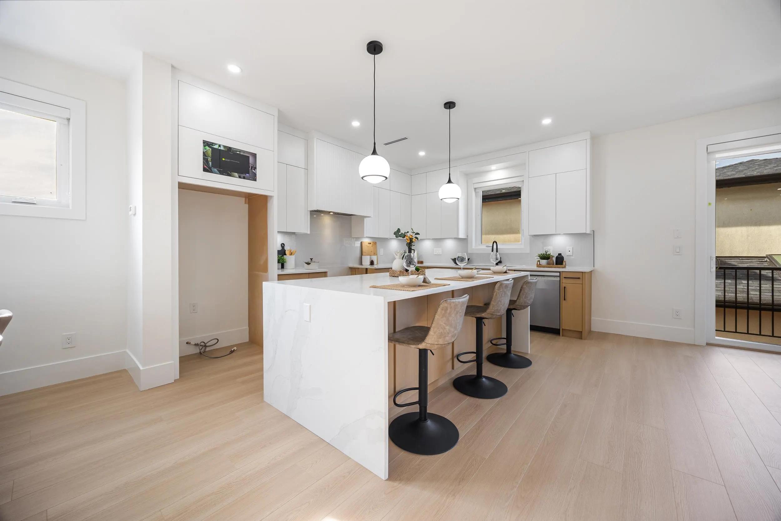 7087 Mary Avenue #2