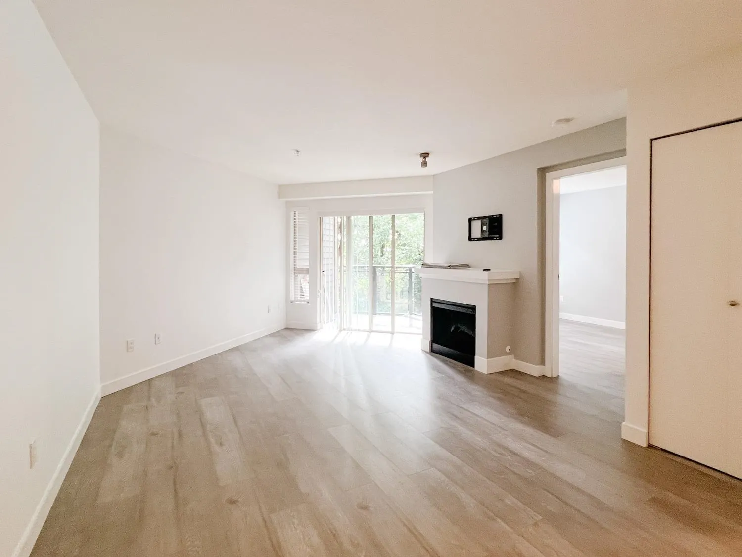 1633 Mackay Avenue #312