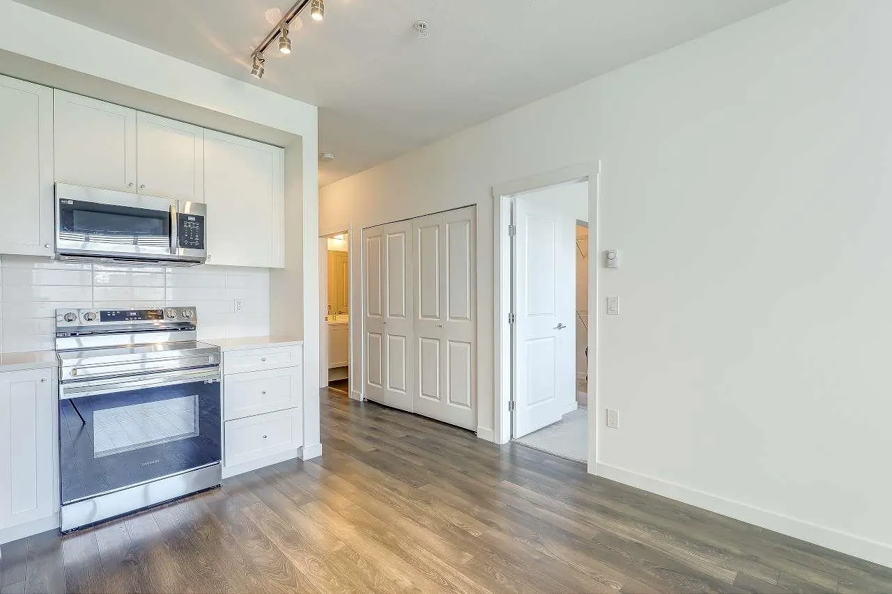 15825 85 Ave Avenue #215