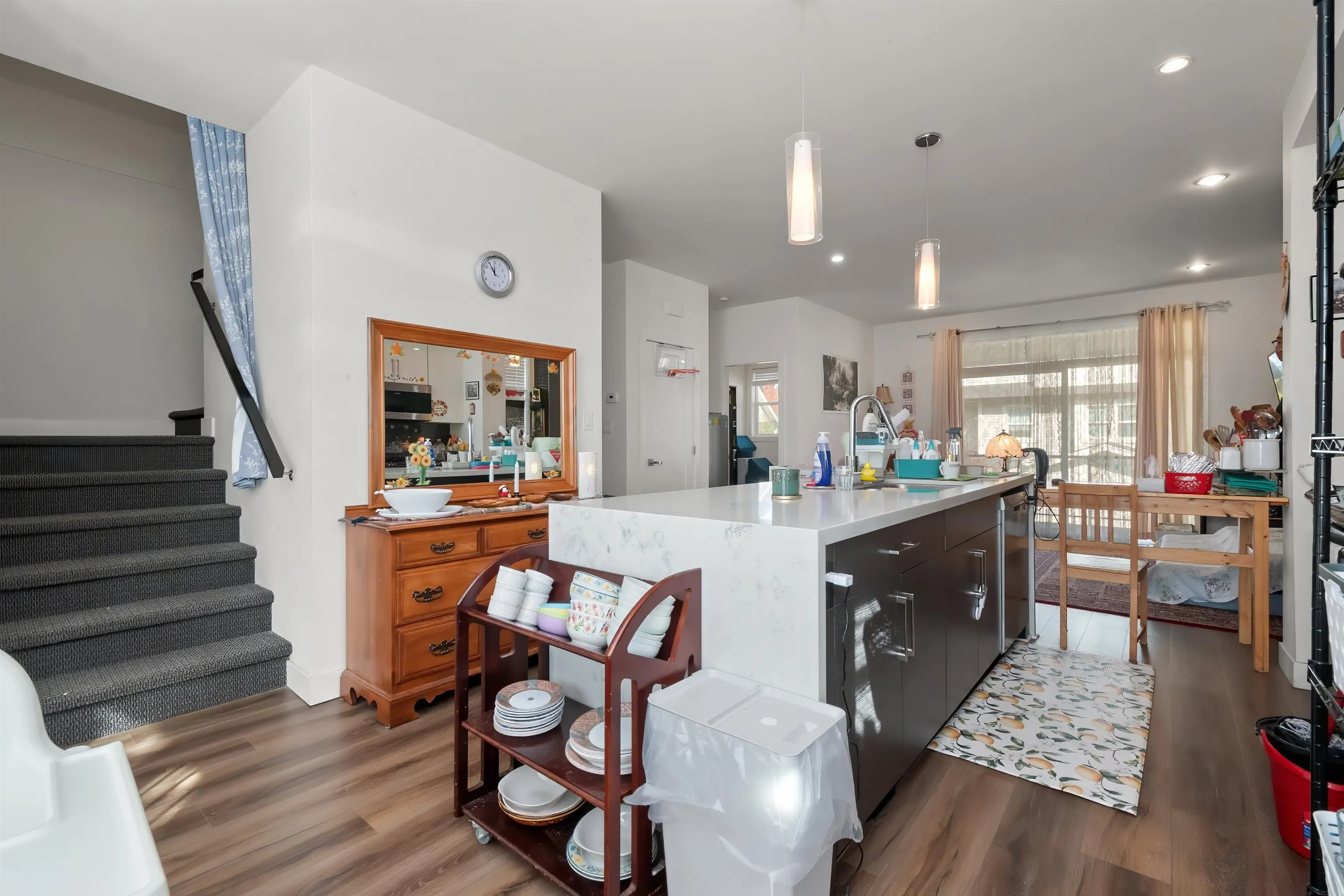 45455 Spadina Avenue #6