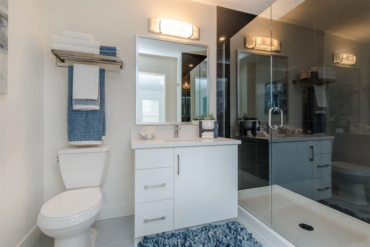 45455 Spadina Avenue #6