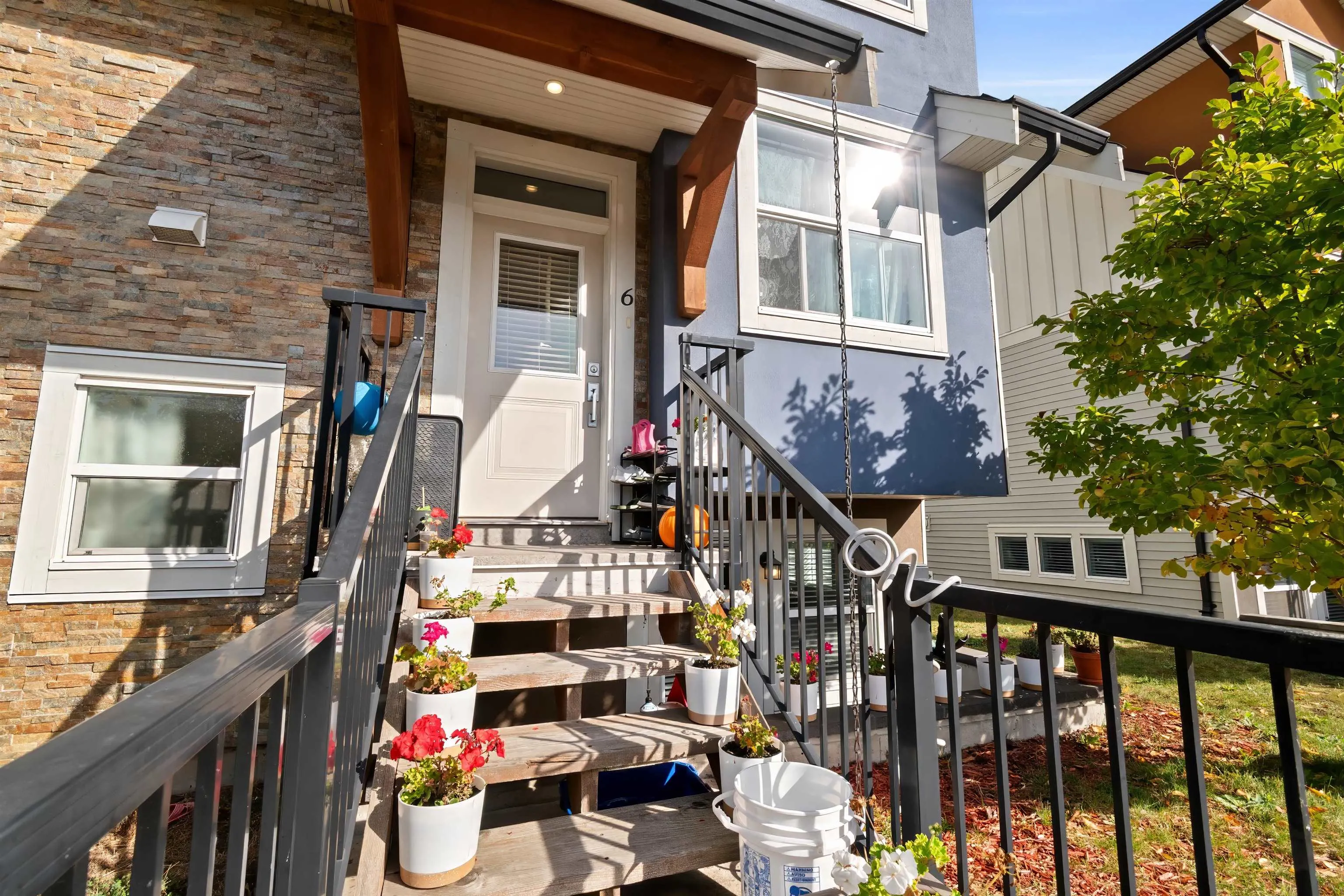 45455 Spadina Avenue #6