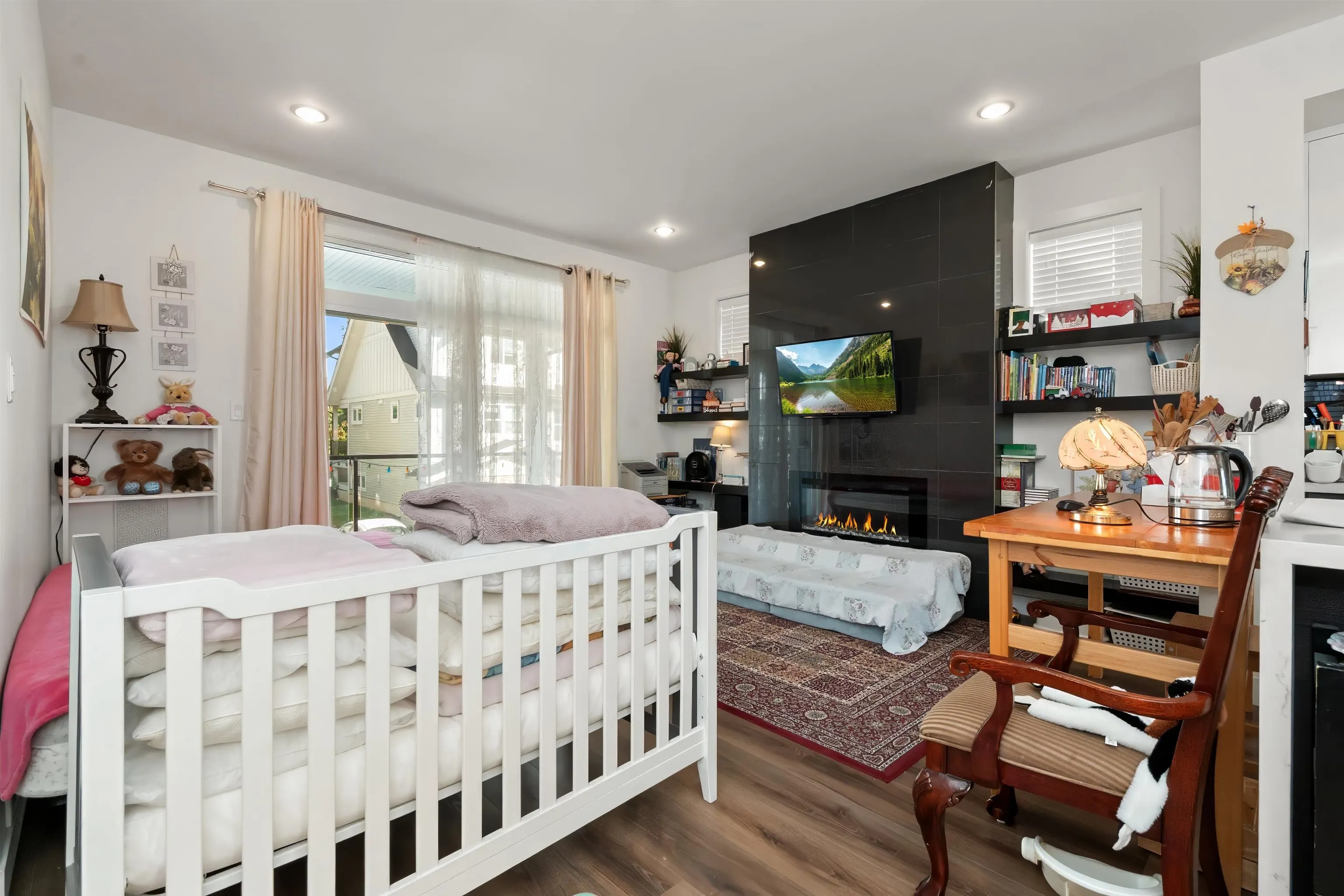 45455 Spadina Avenue #6