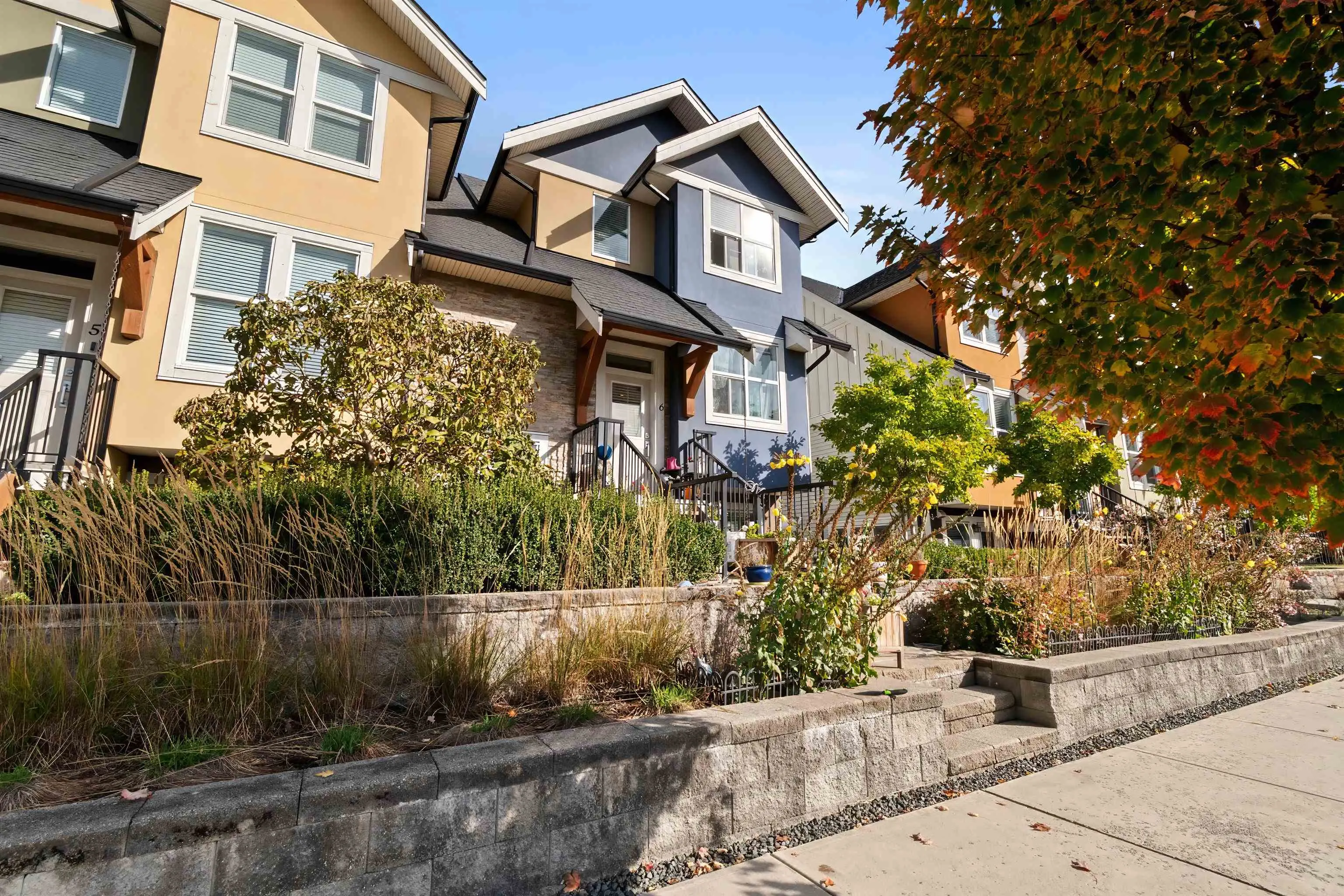45455 Spadina Avenue #6