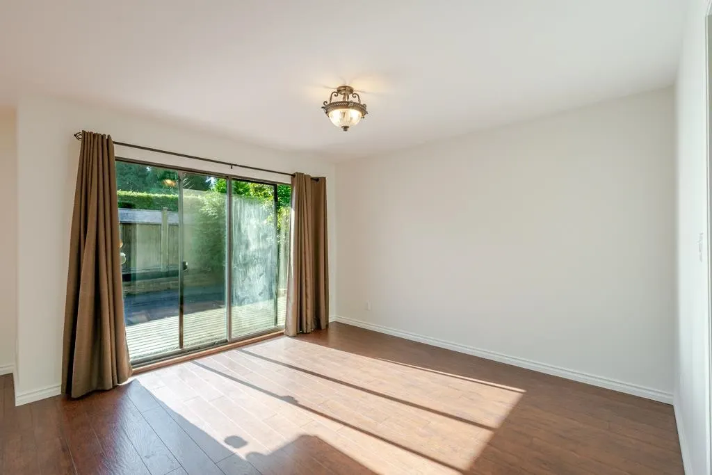 14988 Southmere Close