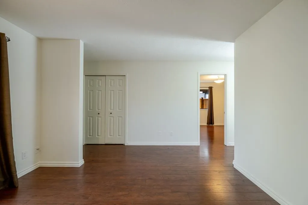 14988 Southmere Close