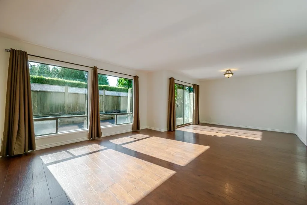 14988 Southmere Close