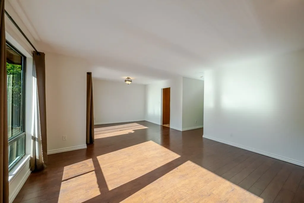 14988 Southmere Close