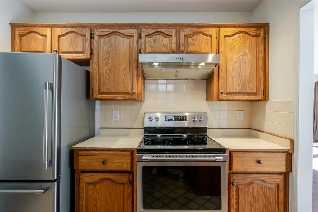 14988 Southmere Close