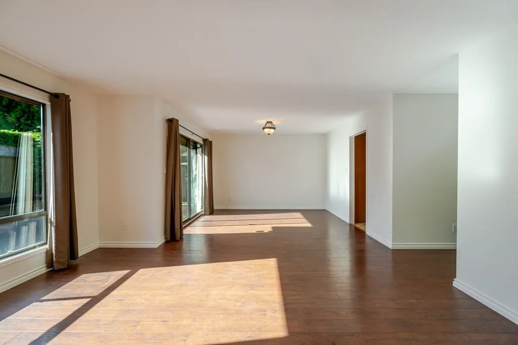 14988 Southmere Close