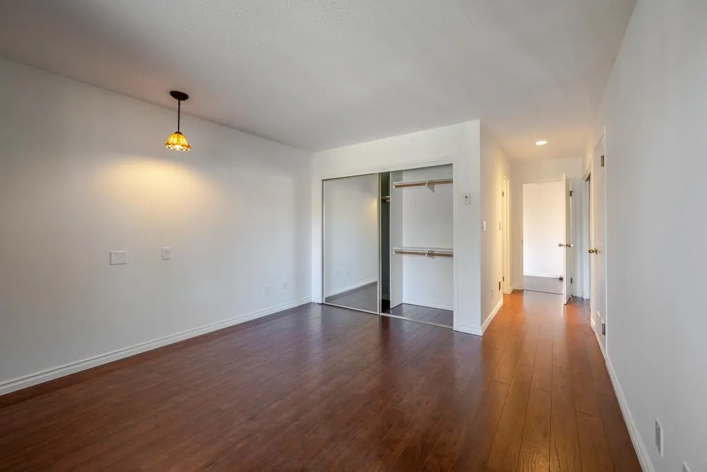 14988 Southmere Close