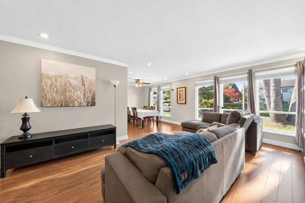 10180 Cornerbrook Crescent