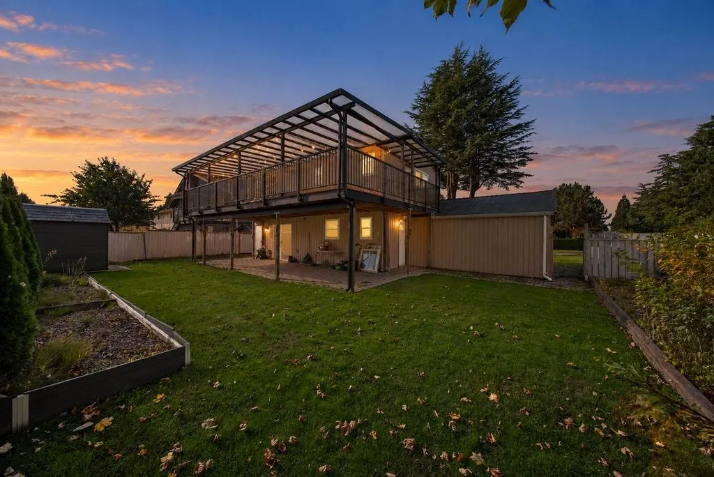 10180 Cornerbrook Crescent
