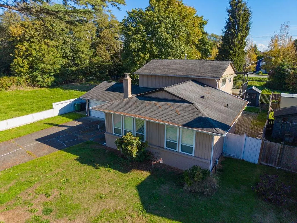 10180 Cornerbrook Crescent
