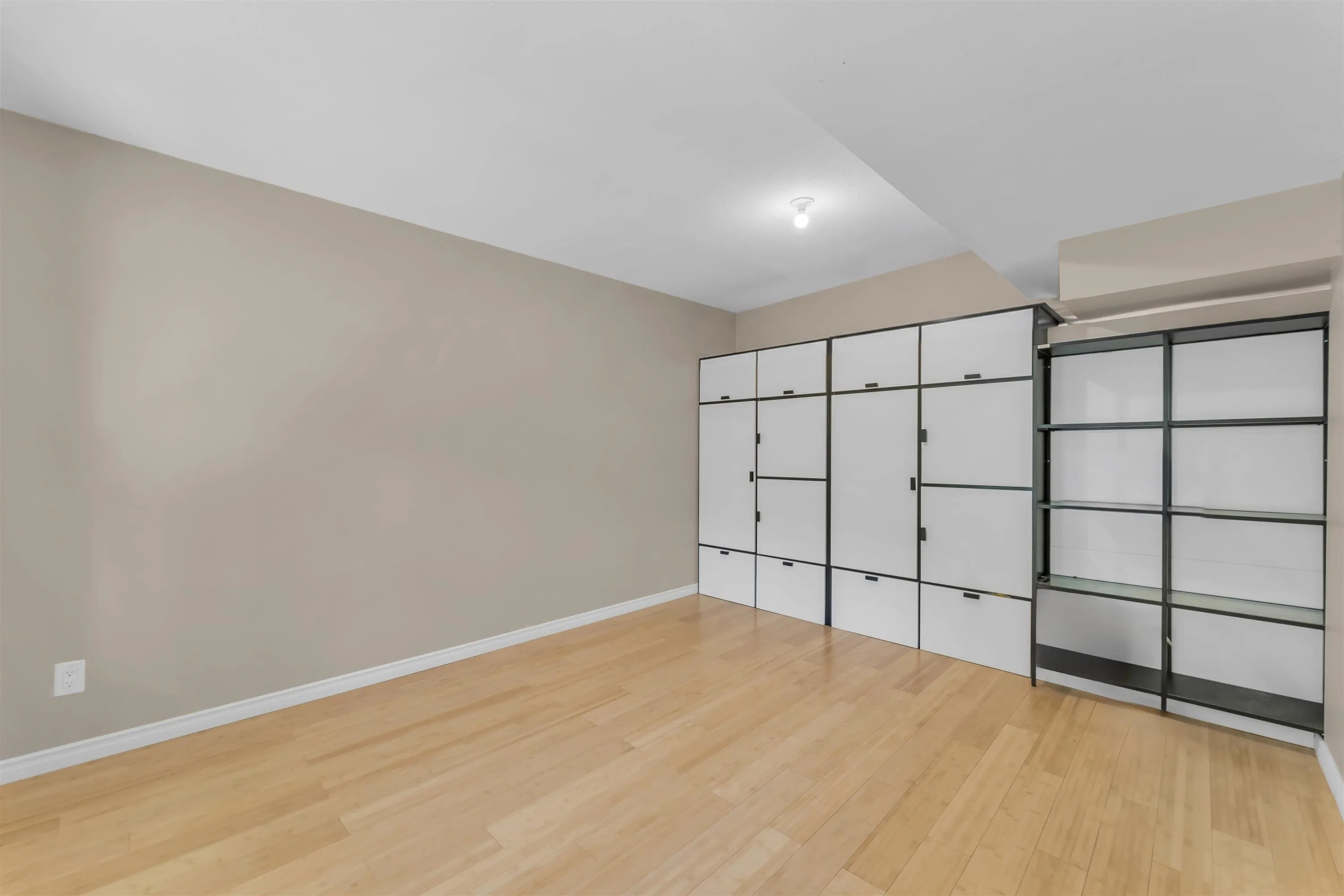 15151 34 Avenue #16