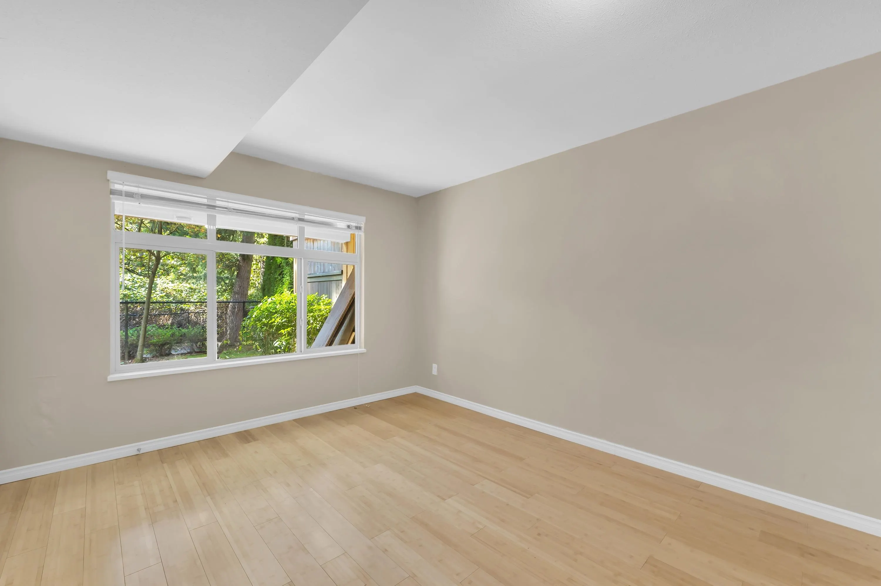 15151 34 Avenue #16