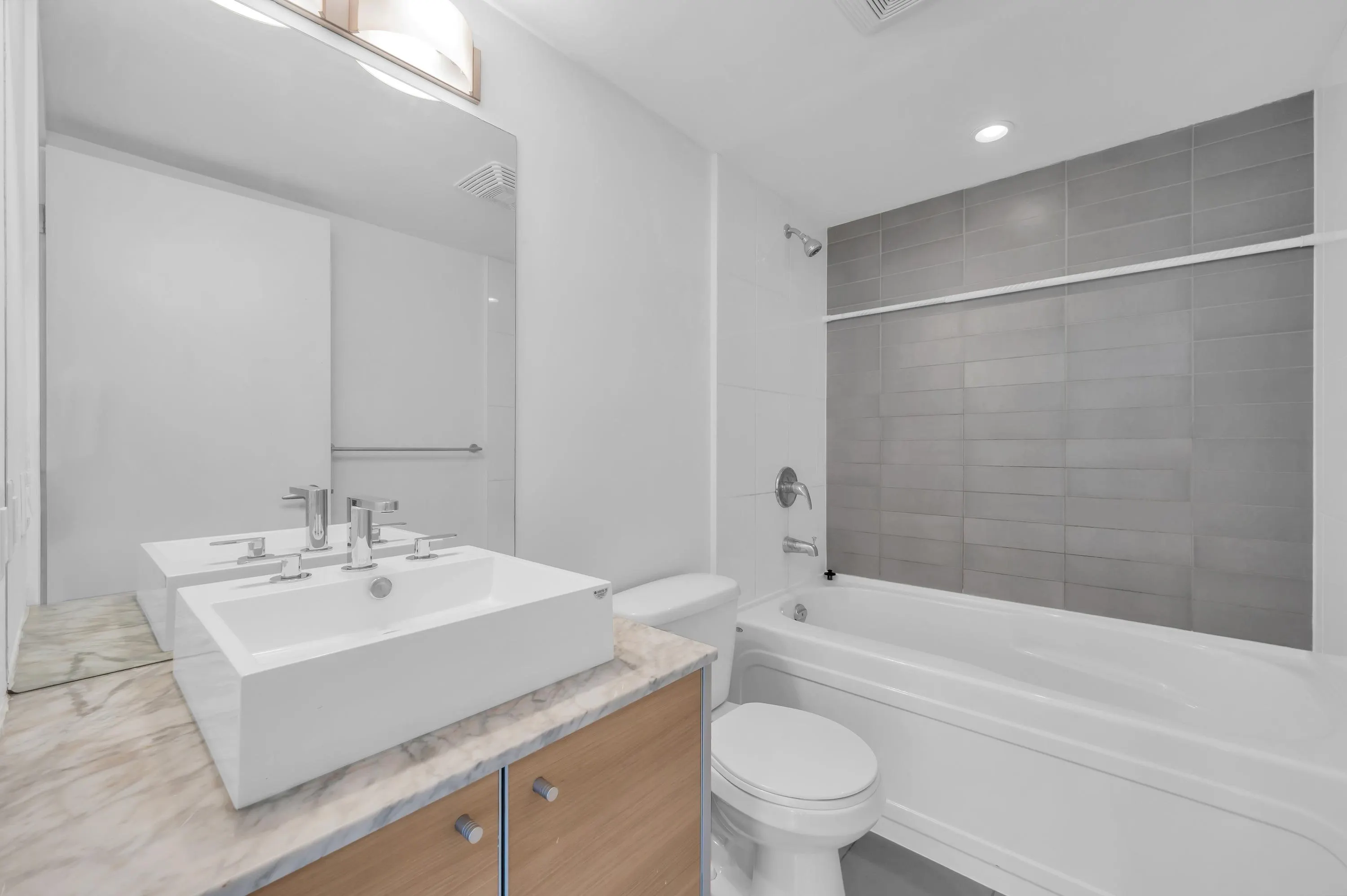 13688 100 Avenue #3407
