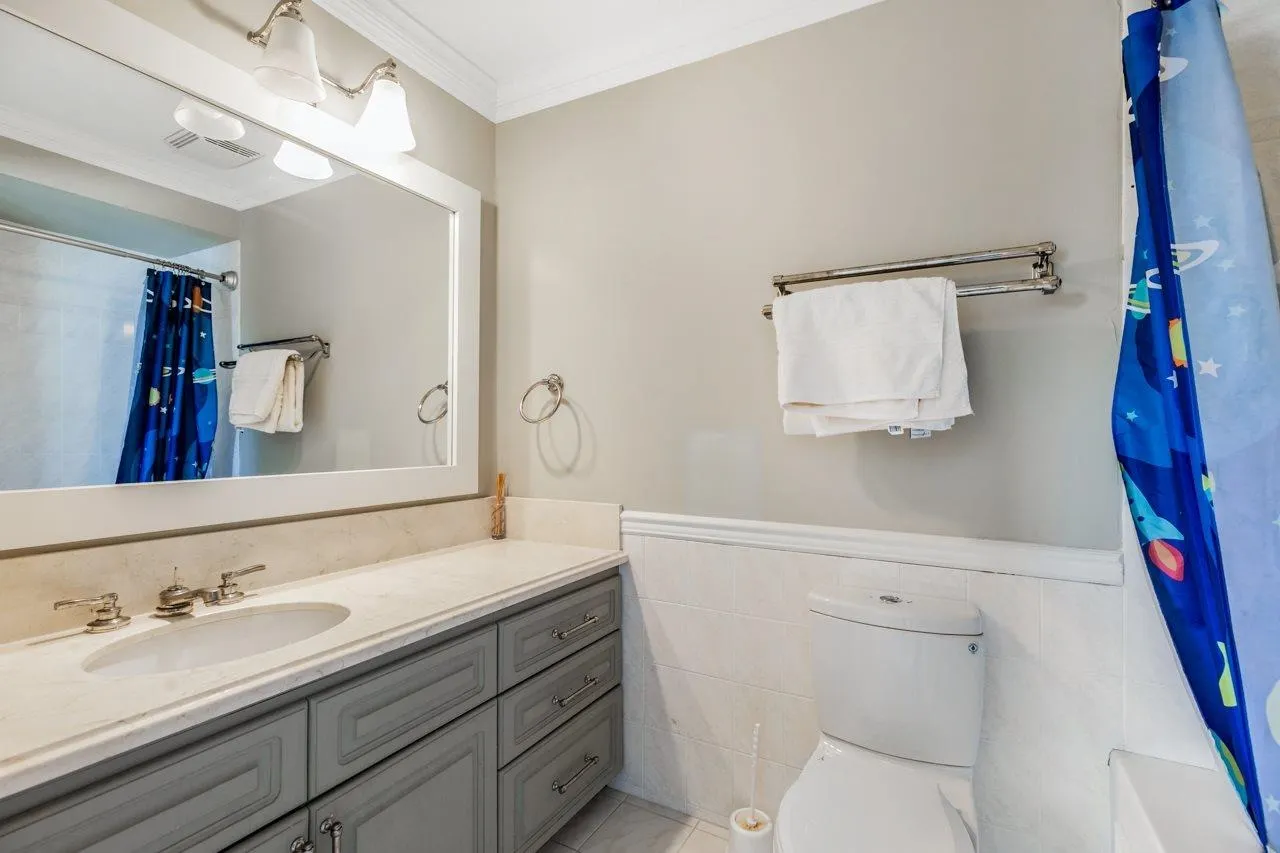 53XX Sperling Avenue