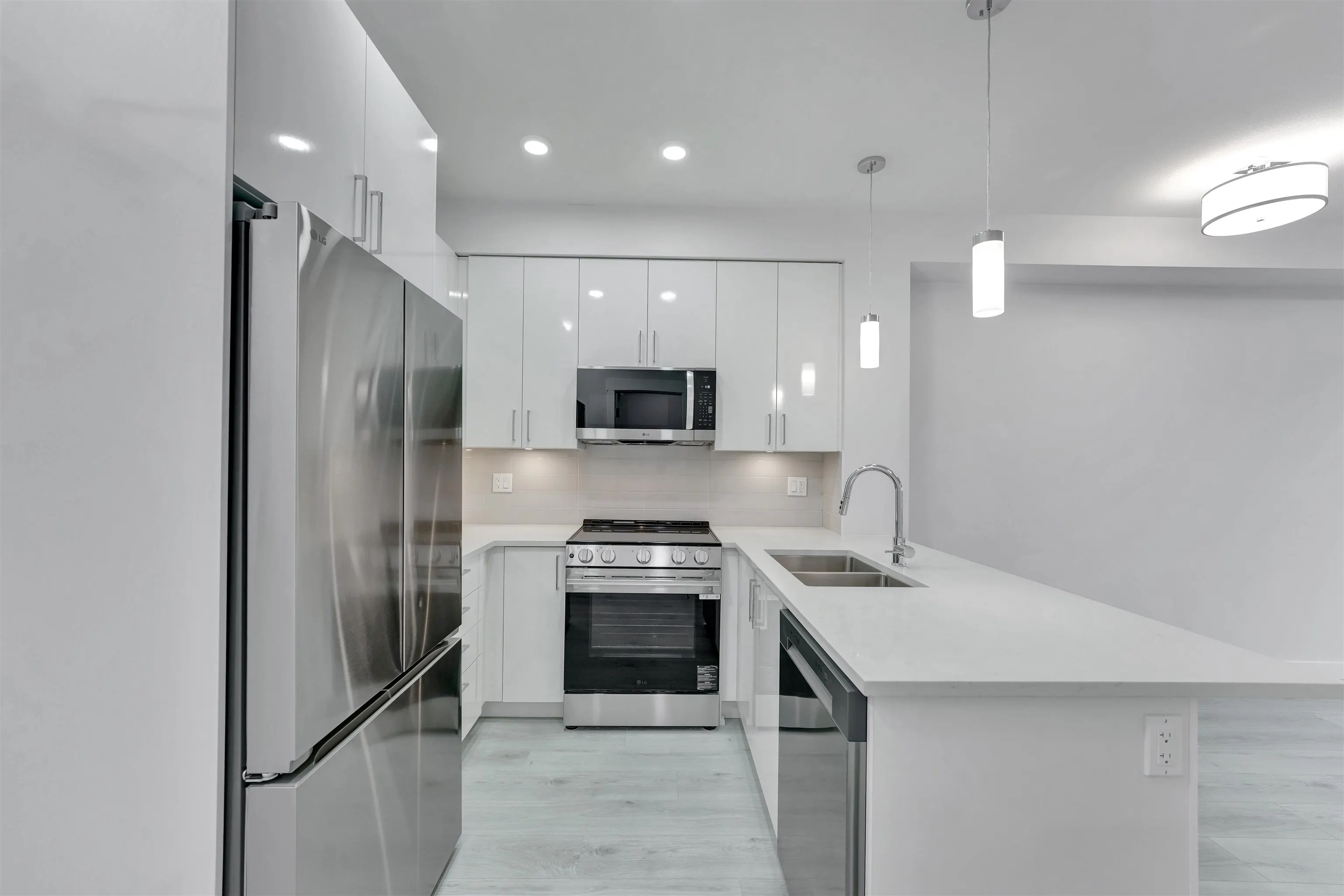 33886 Pine Street #419