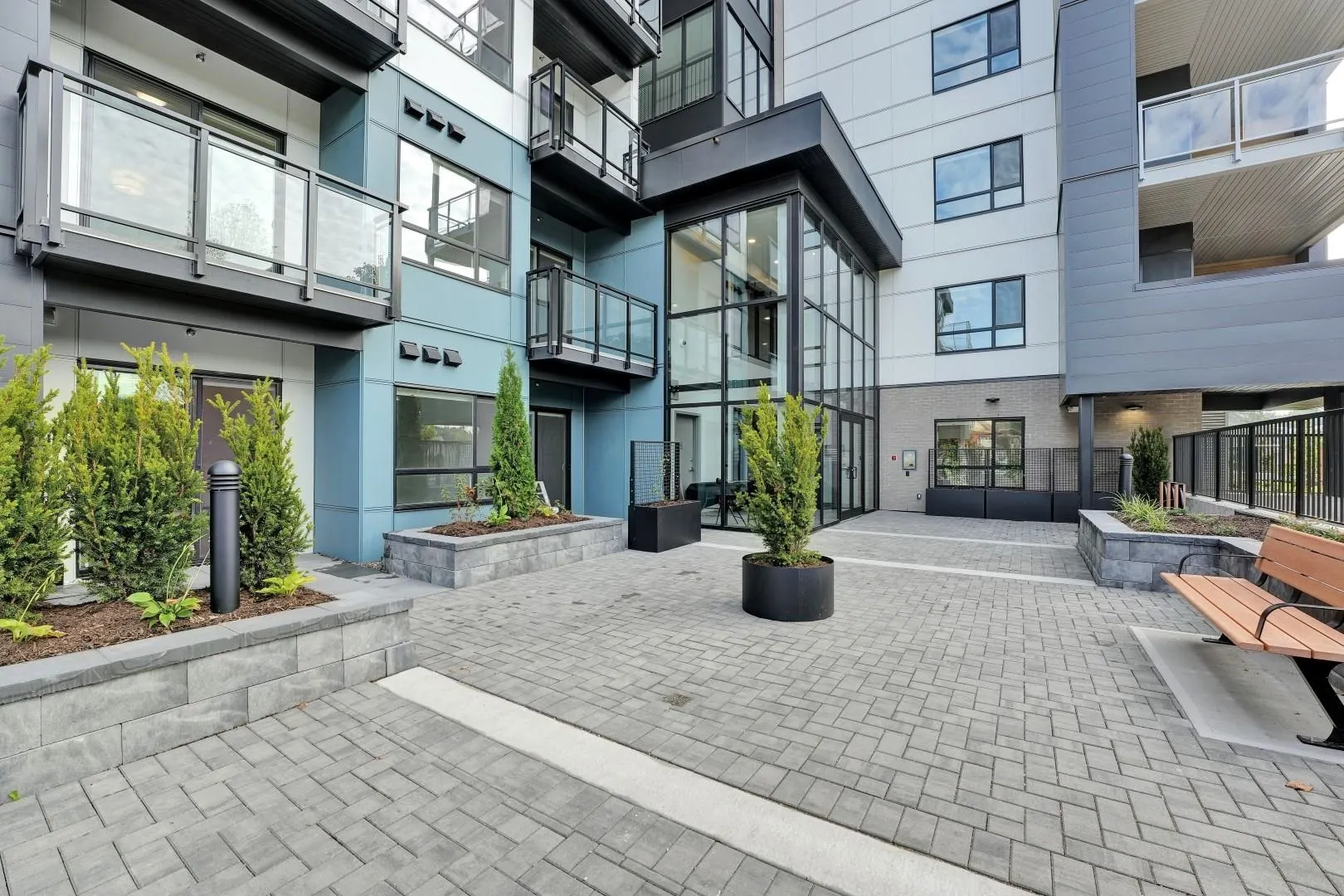 33886 Pine Street #419