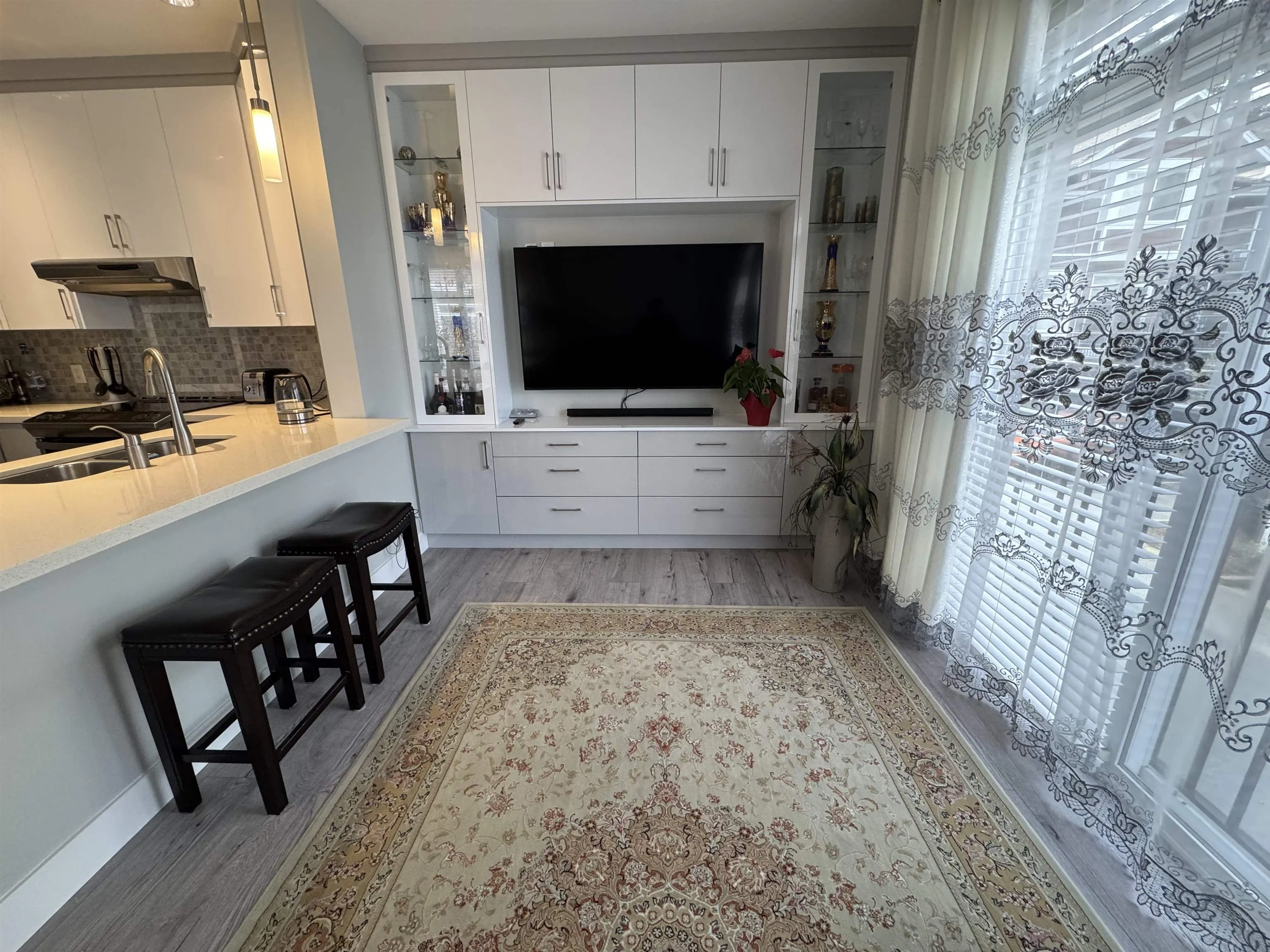 2689 Parkway Drive #19