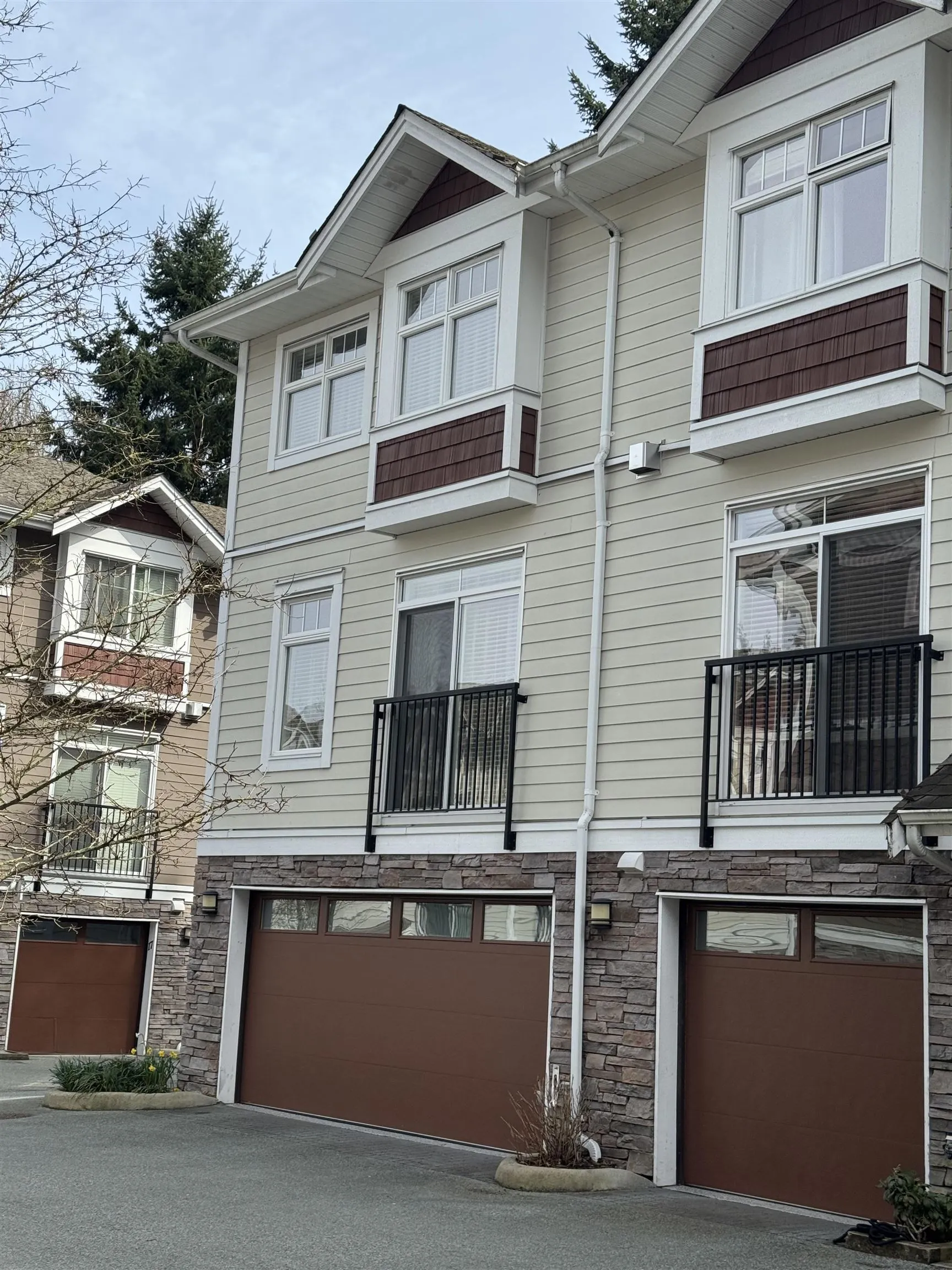 2689 Parkway Drive #19