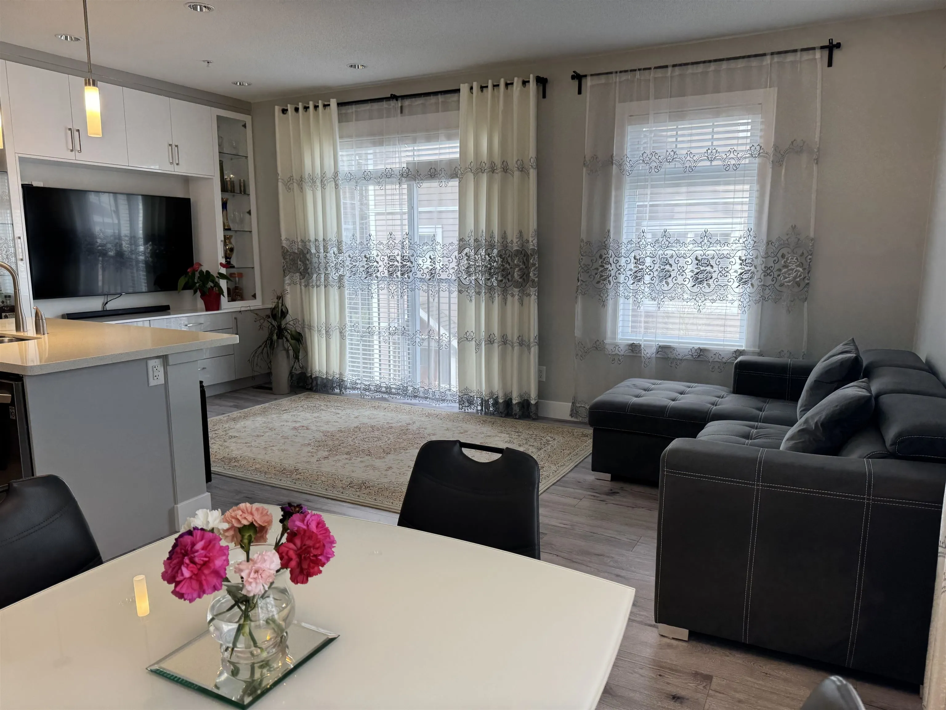 2689 Parkway Drive #19