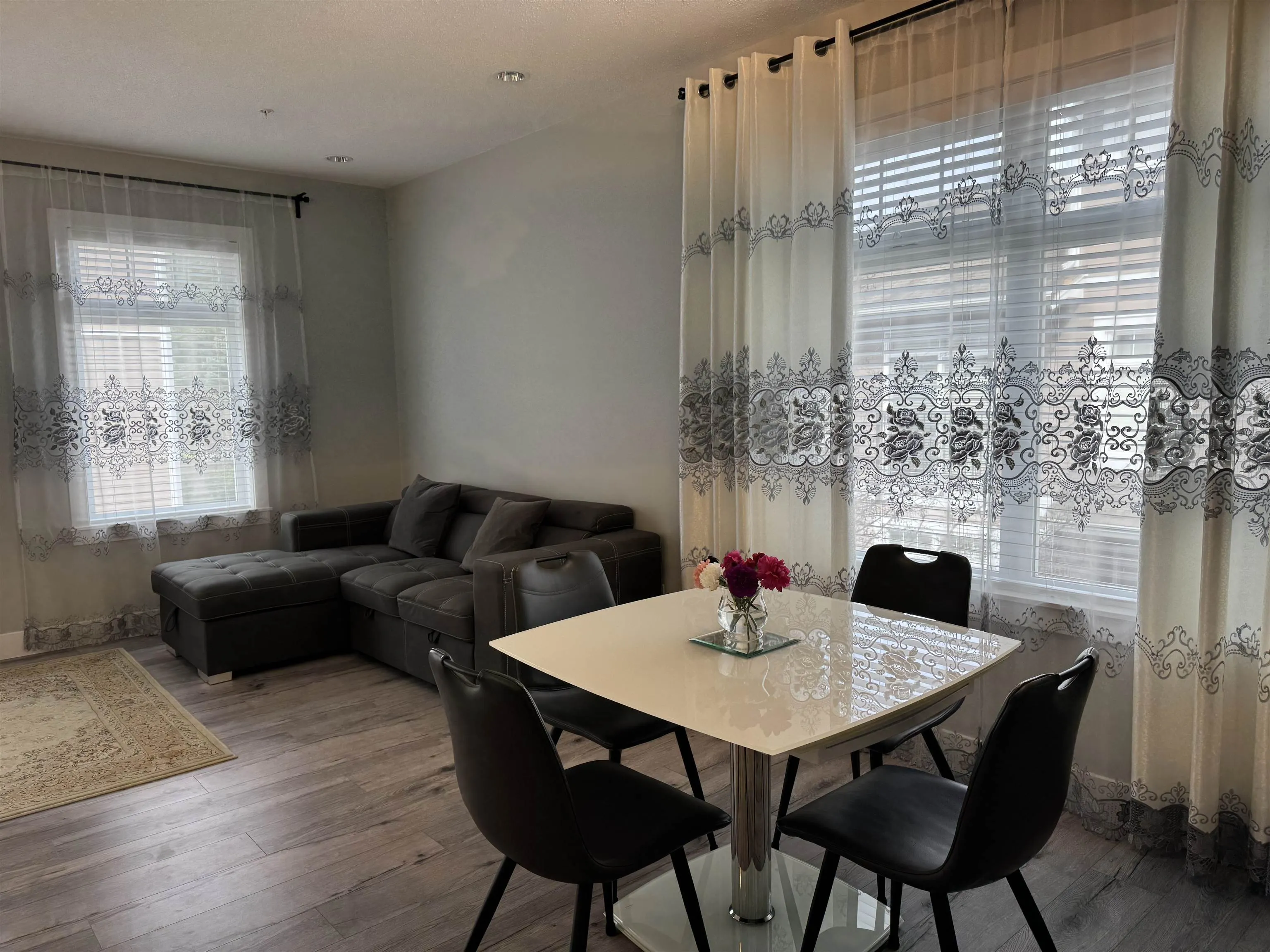2689 Parkway Drive #19