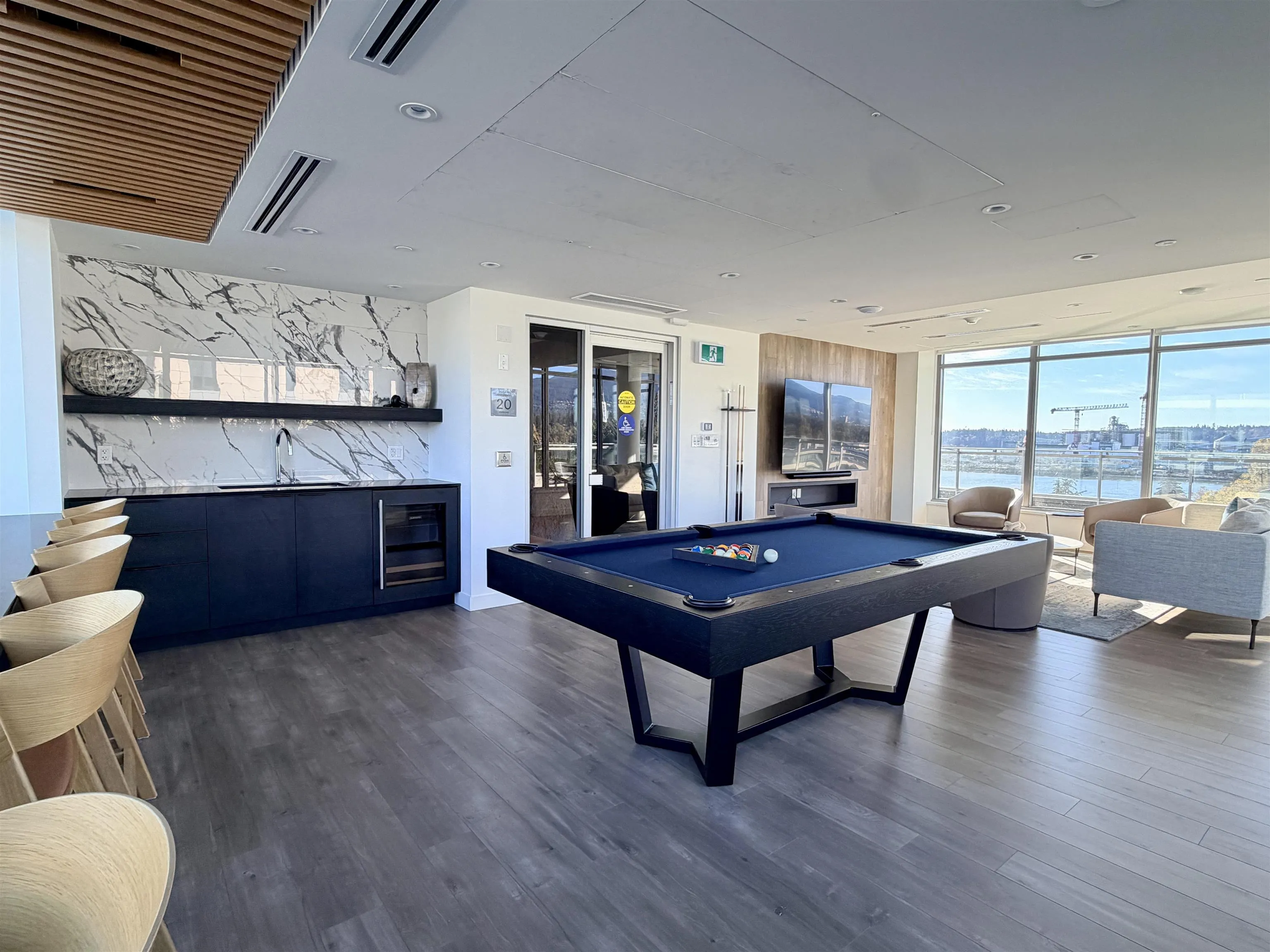 785 Harbour Way #304