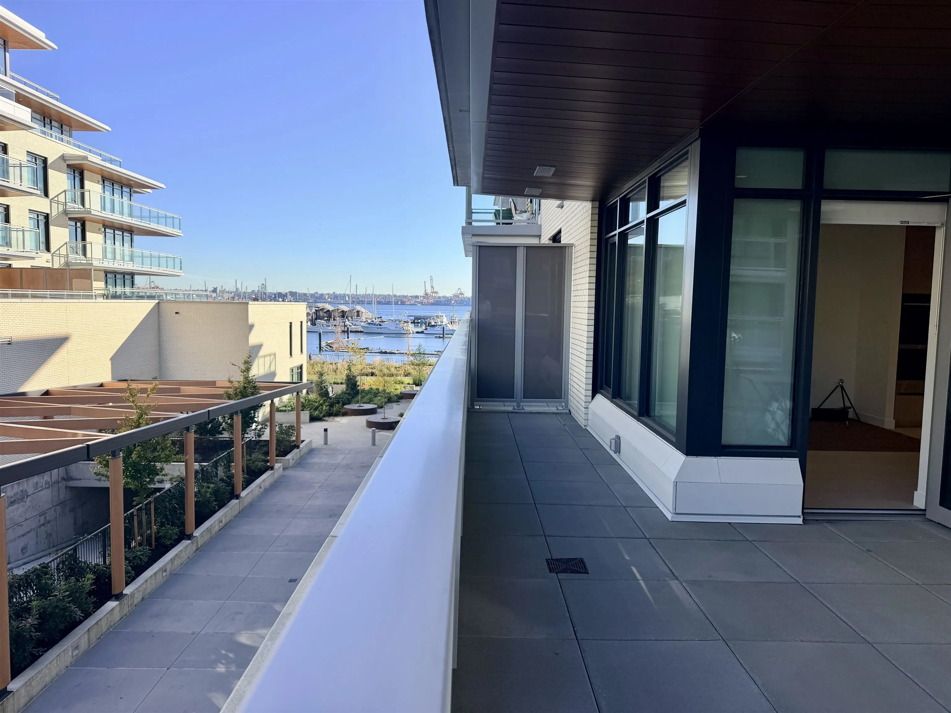 785 Harbour Way #304