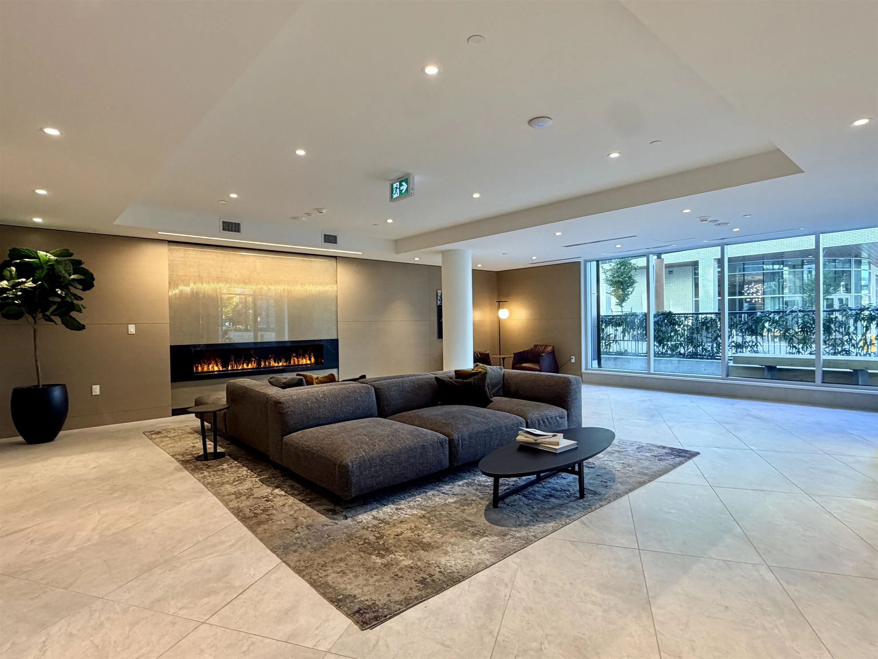 785 Harbour Way #304