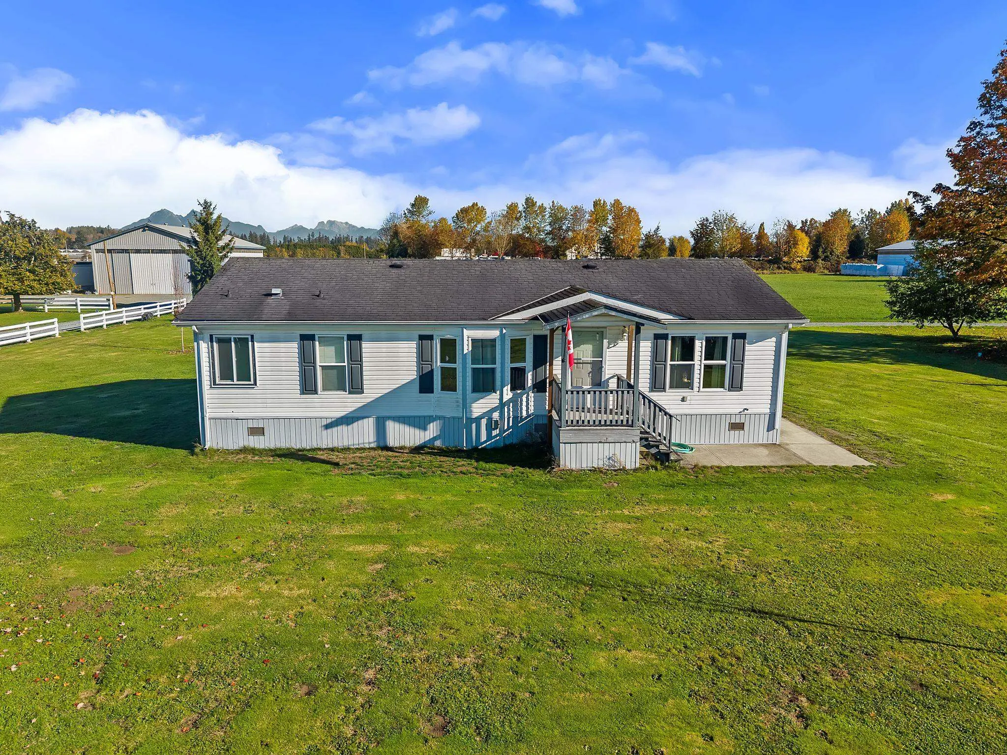 21533 Crush Crescent