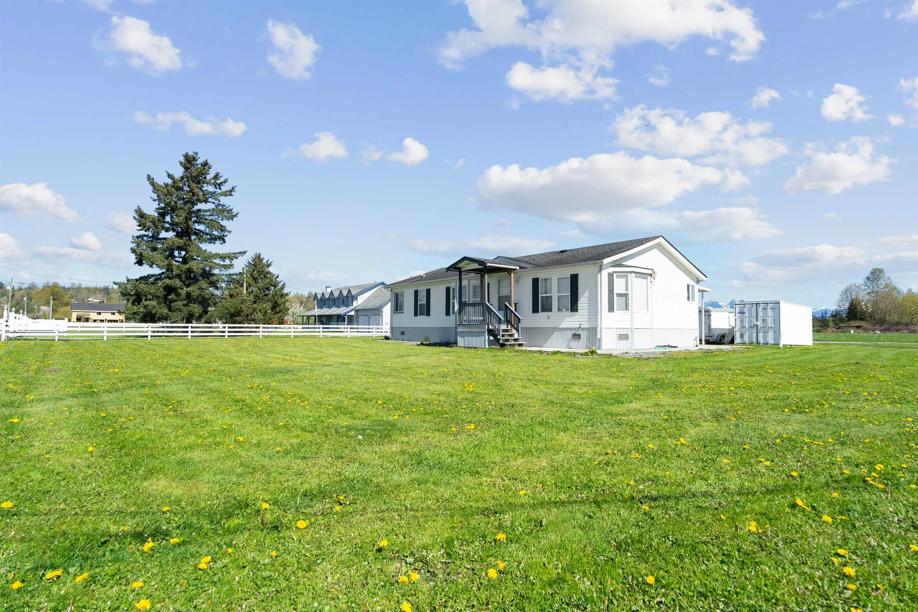 21533 Crush Crescent
