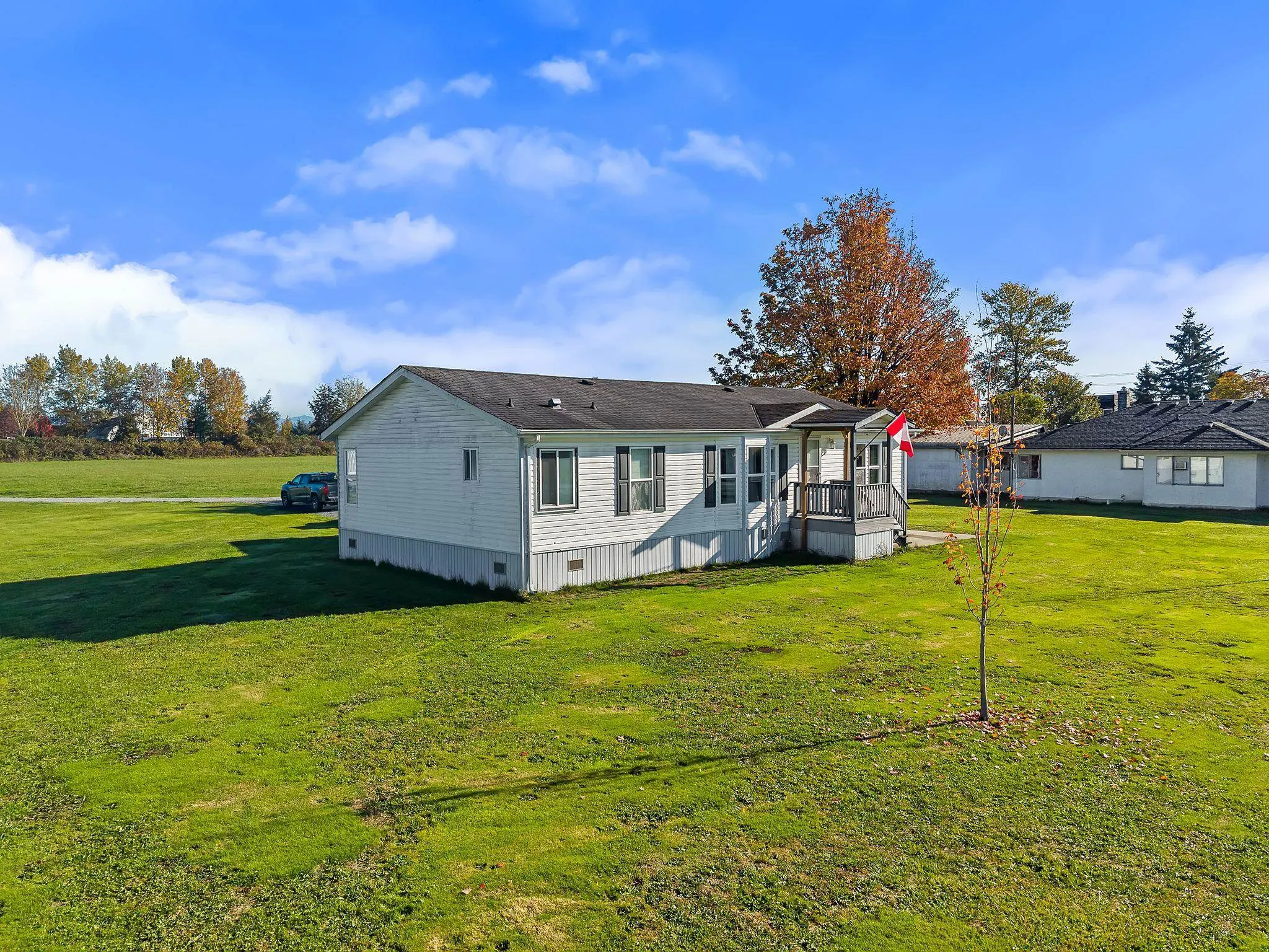 21533 Crush Crescent