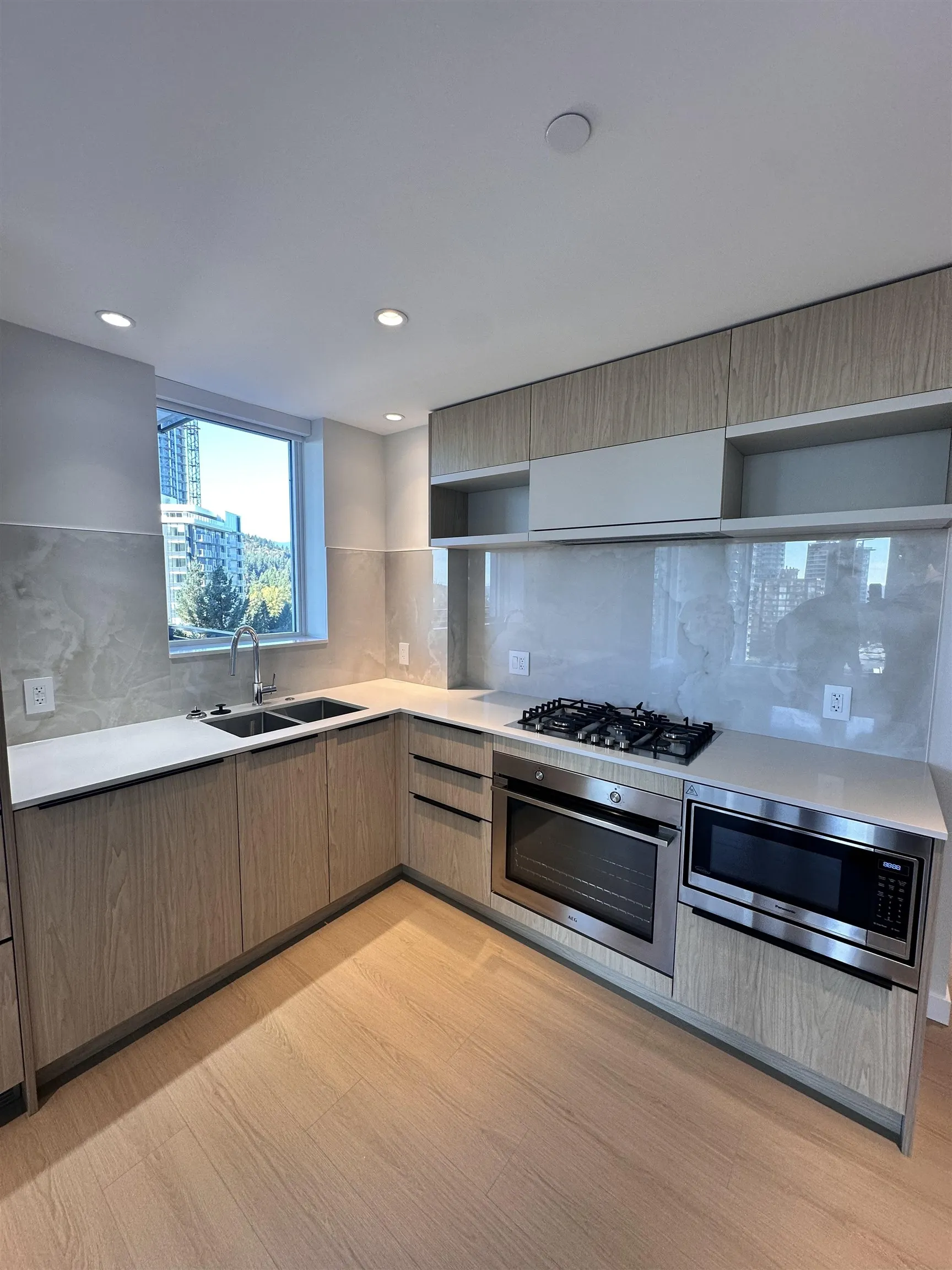 612 Elmwood Street #9xx