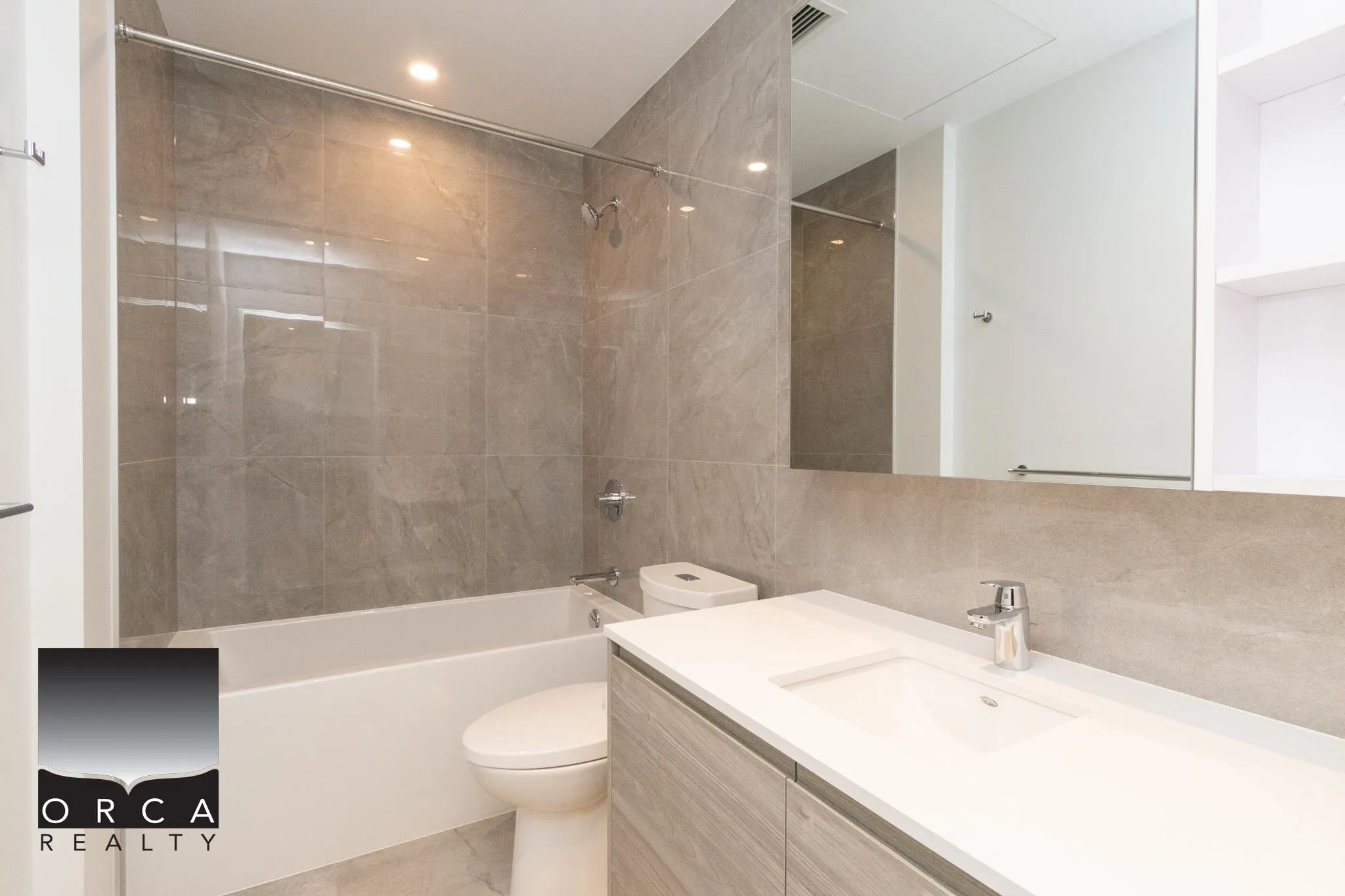 680 Quayside Drive #3302
