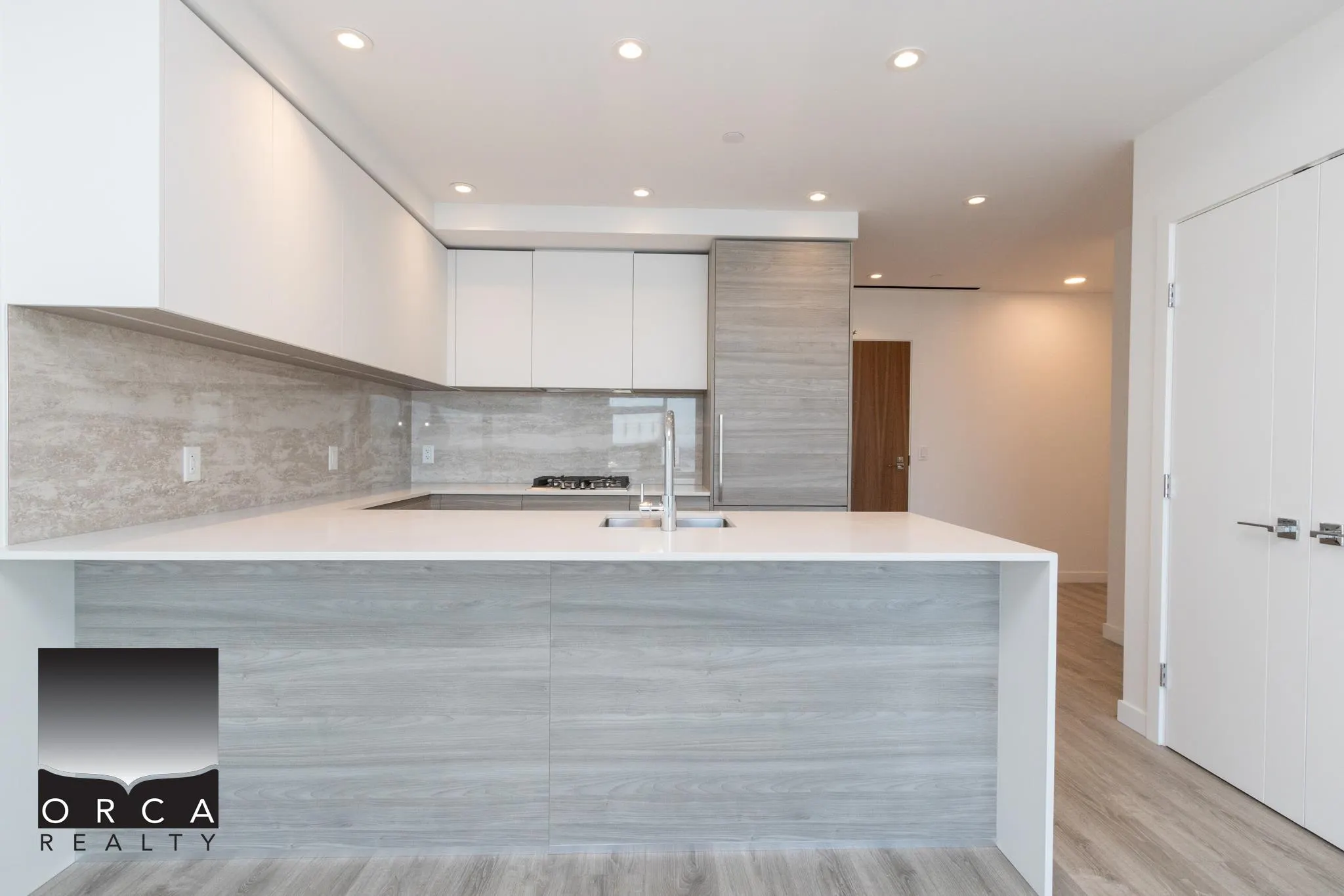 680 Quayside Drive #3302