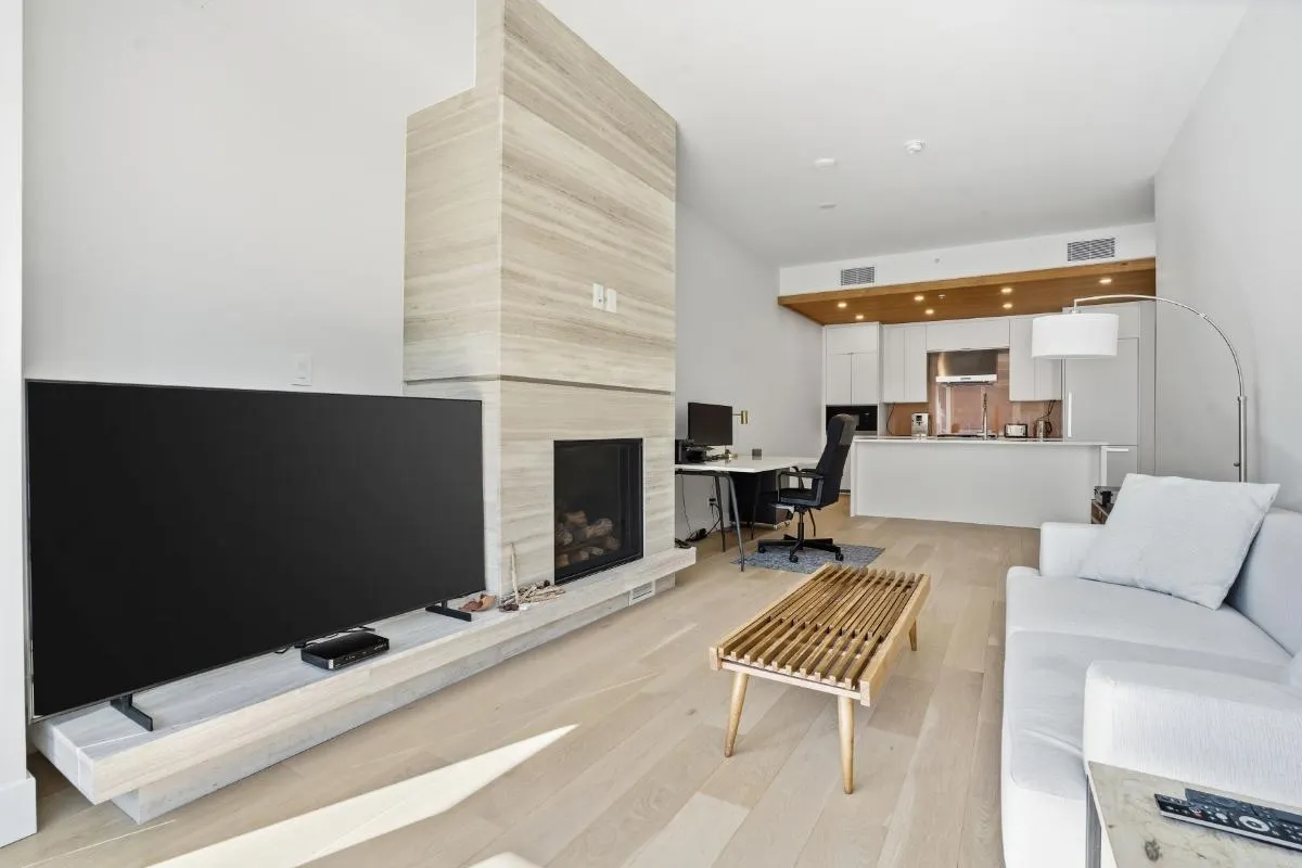 6707 Nelson Avenue #406