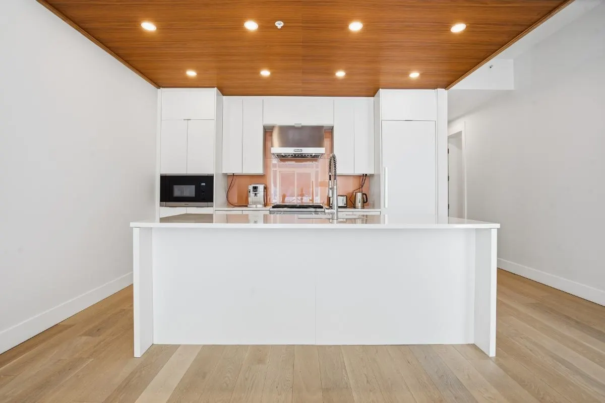 6707 Nelson Avenue #406