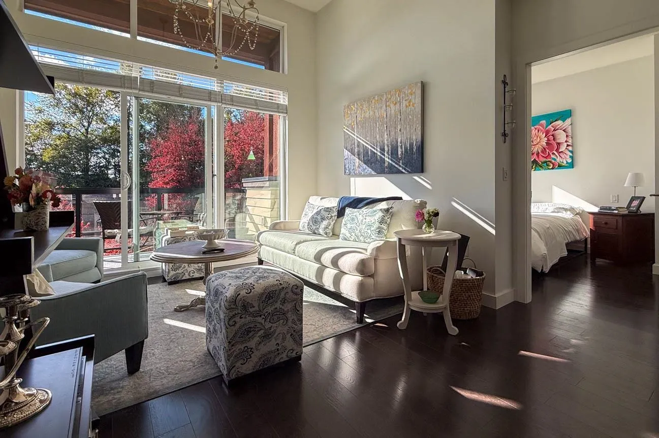 3205 Mountain #402