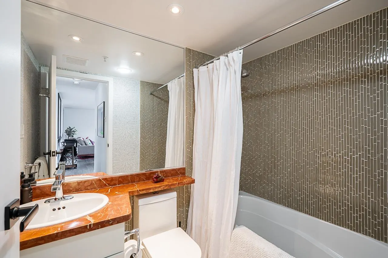 1228 Marinaside Crescent #302