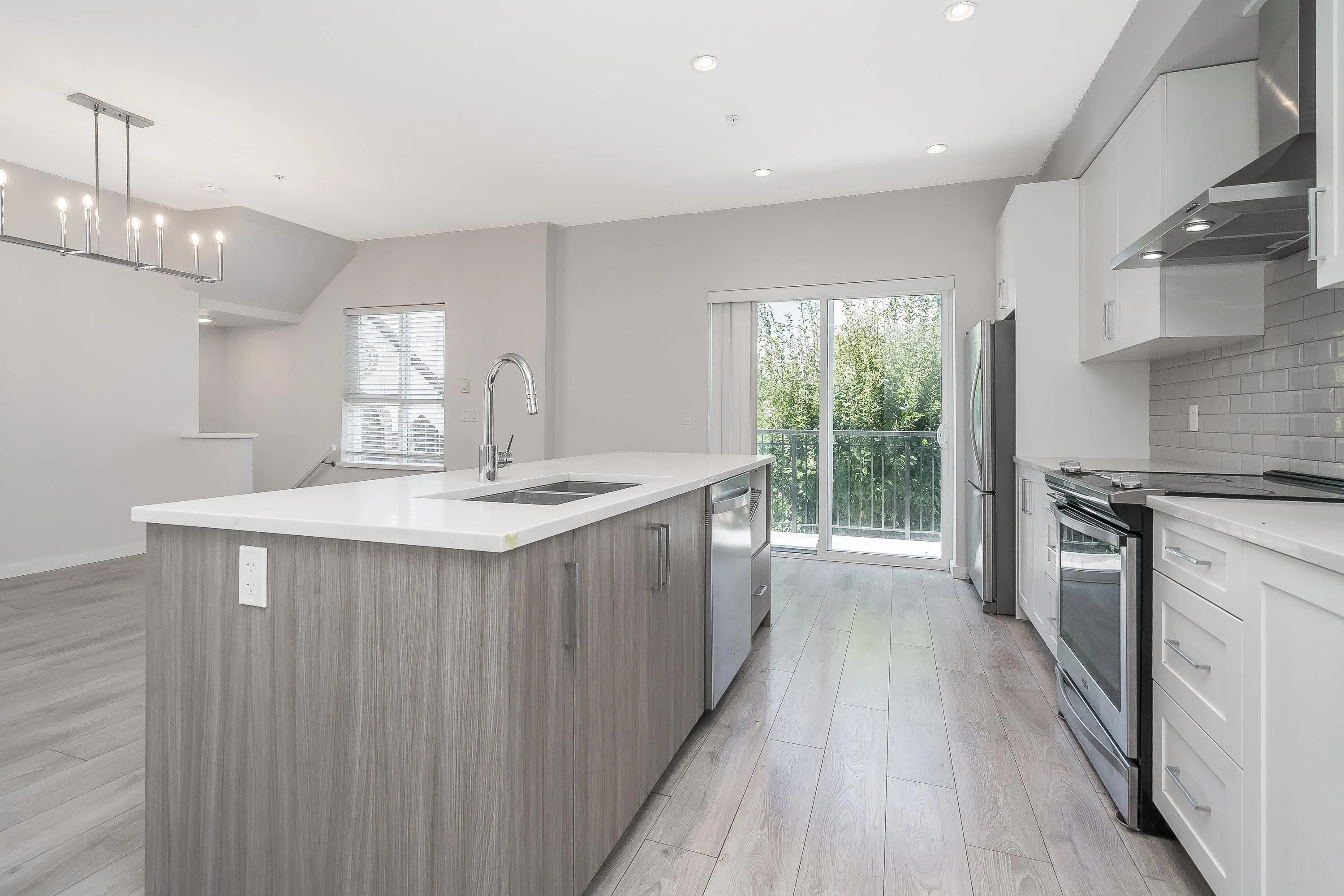 20723 Fraser Highway #01