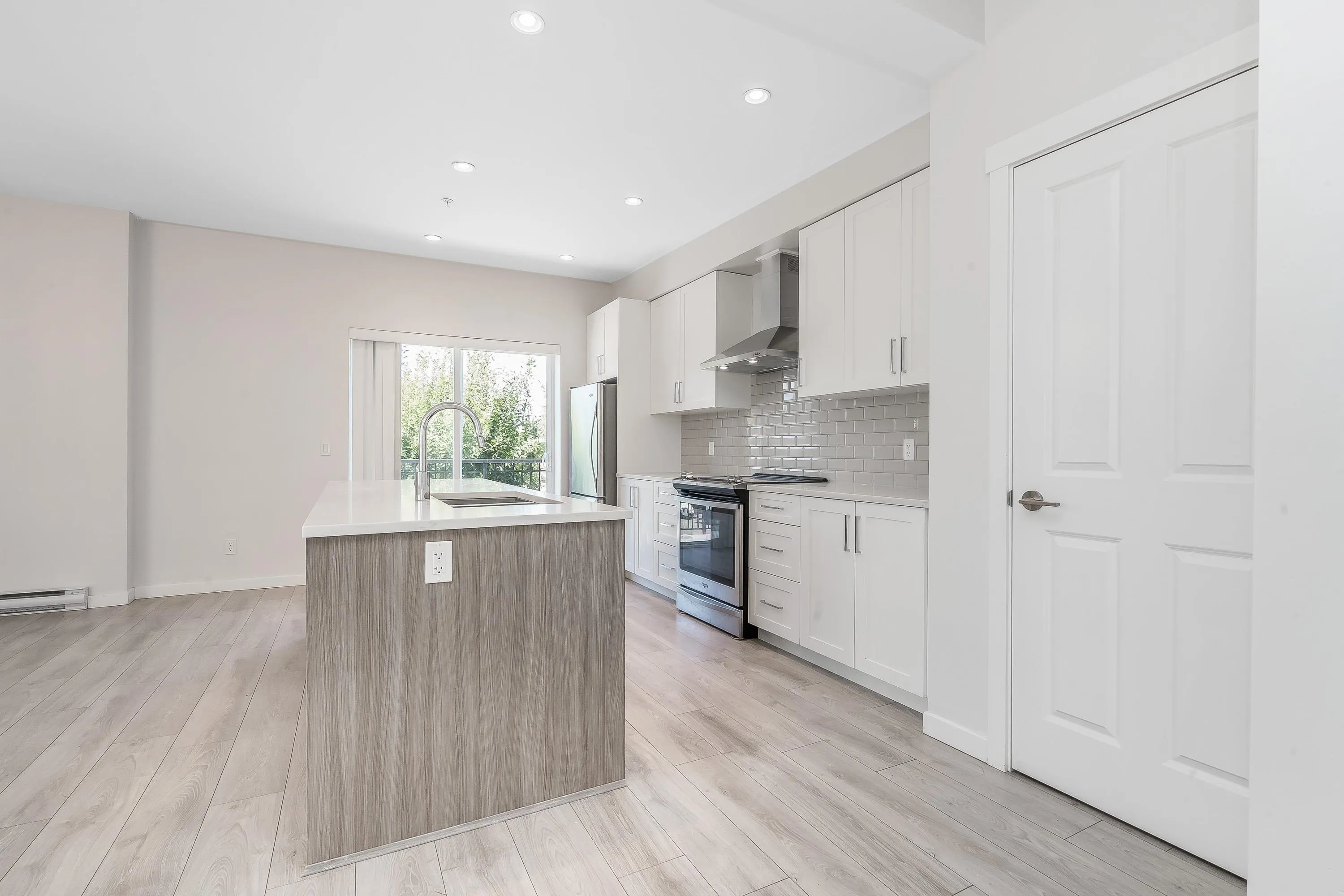 20723 Fraser Highway #01