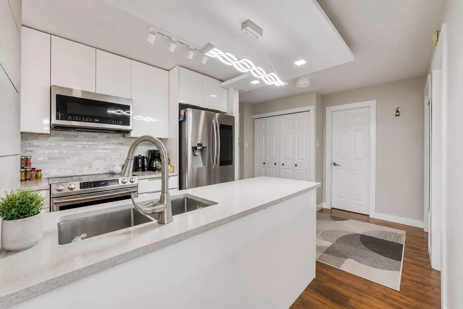 2004 Fullerton Avenue #1205