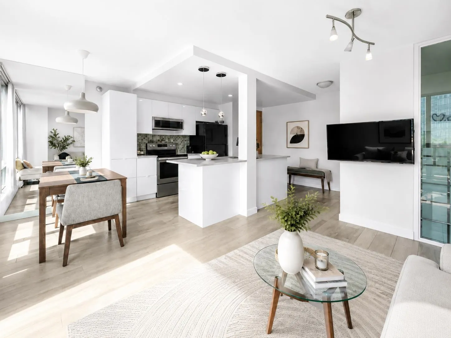 1200 W Georgia Street #3304