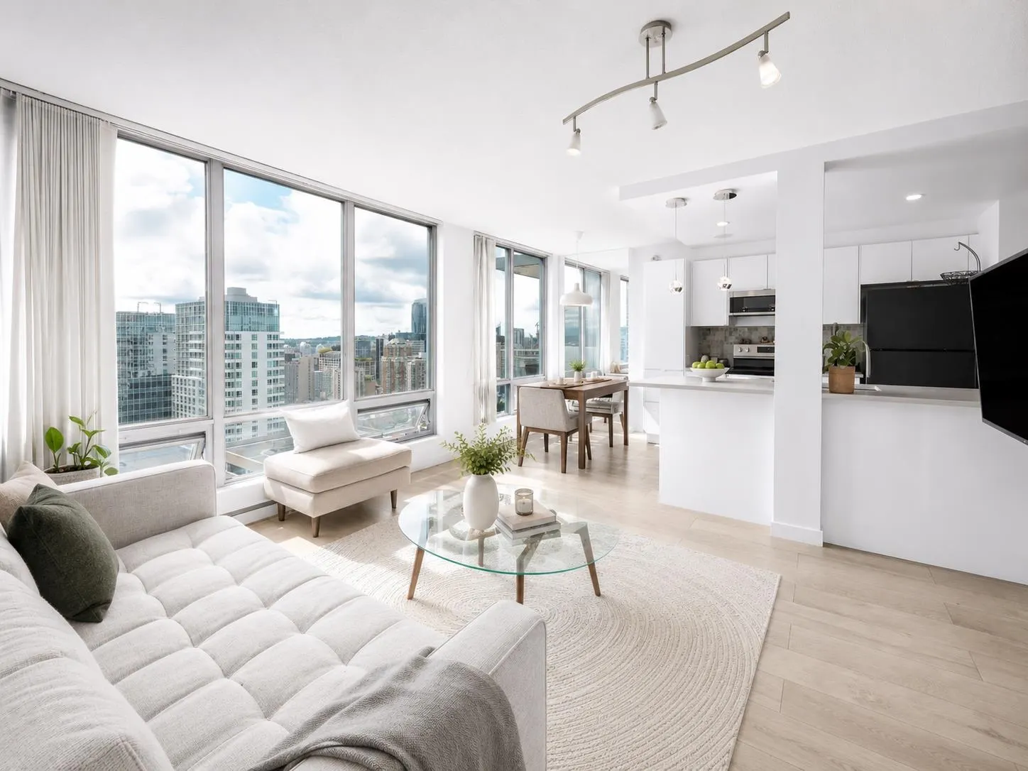 1200 W Georgia Street #3304